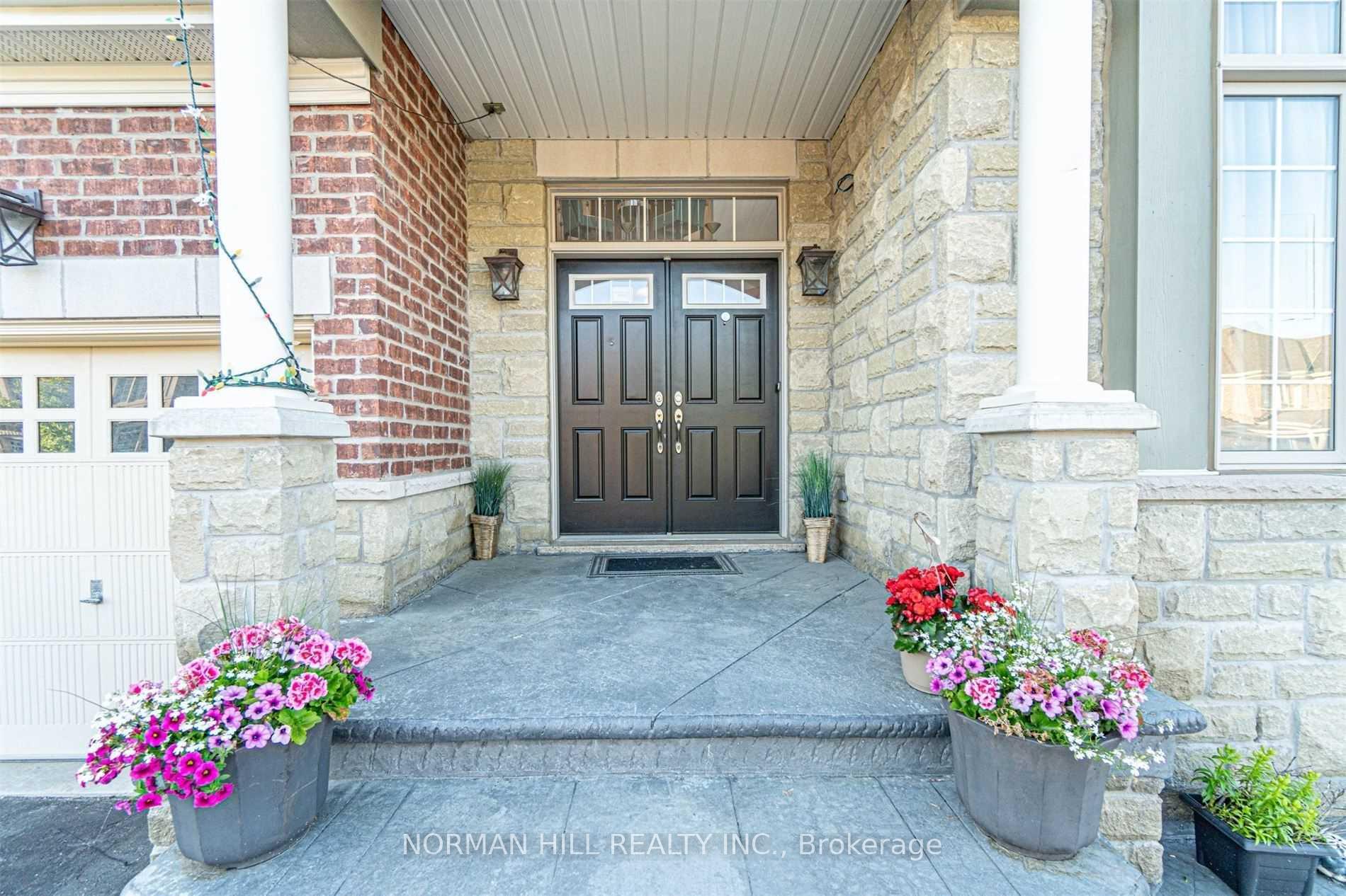Photo 2 of 24 Rampart Drive, Brampton, Vales of Castlemore North — HOMEH