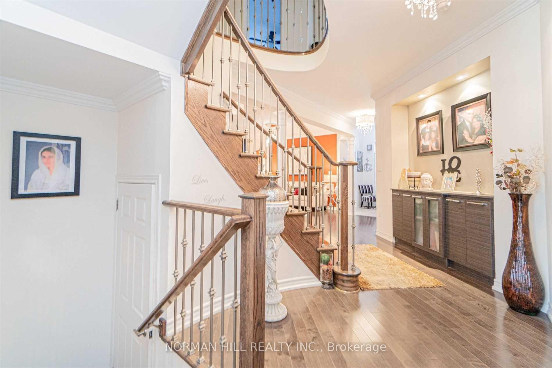 Photo 8 of 24 Rampart Drive, Brampton, Vales of Castlemore North — HOMEH