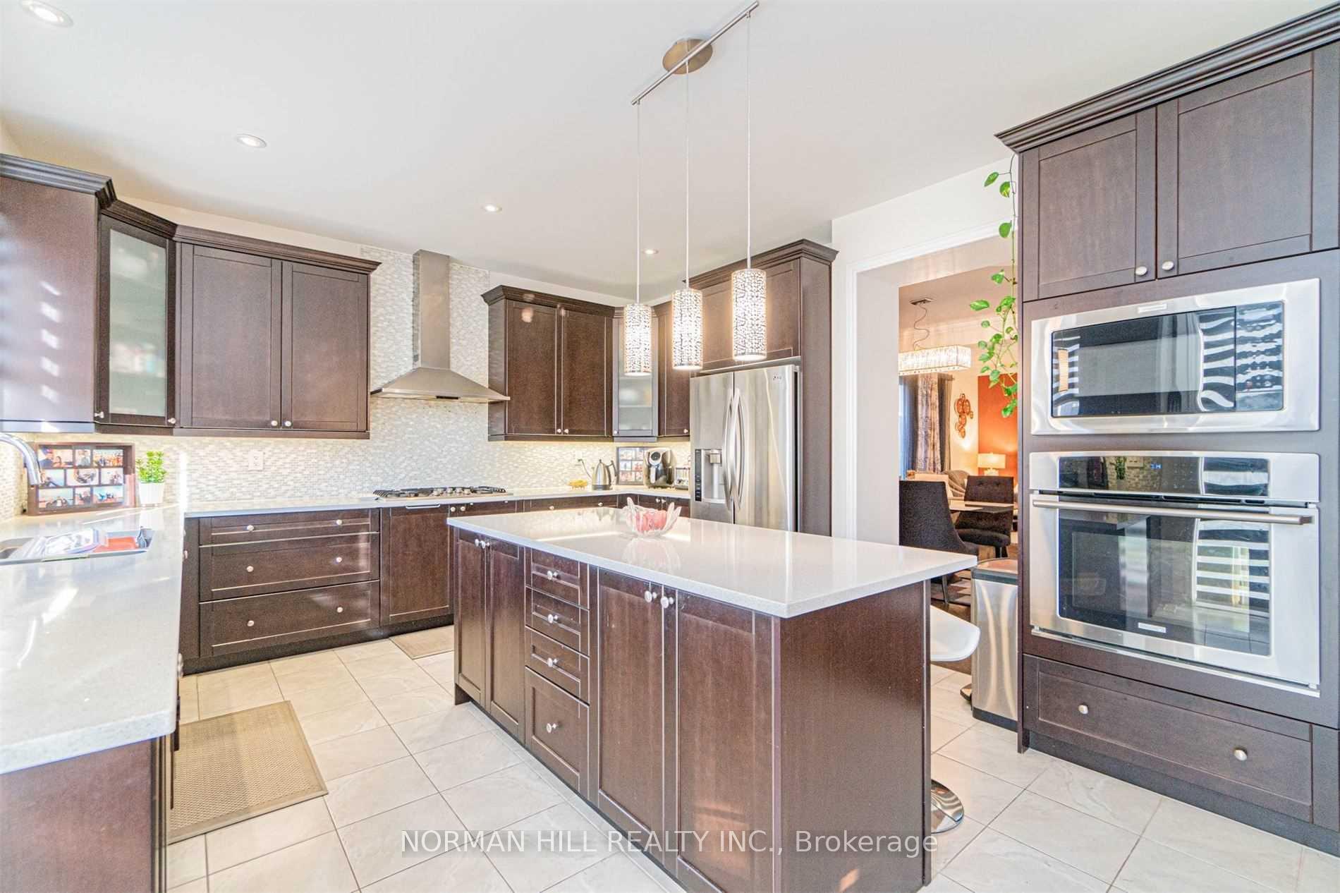 Photo 10 of 24 Rampart Drive, Brampton, Vales of Castlemore North — HOMEH
