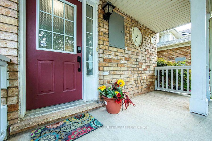 Photo 4 of 2458 Baintree Crescent, Oakville, West Oak Trails — HOMEH