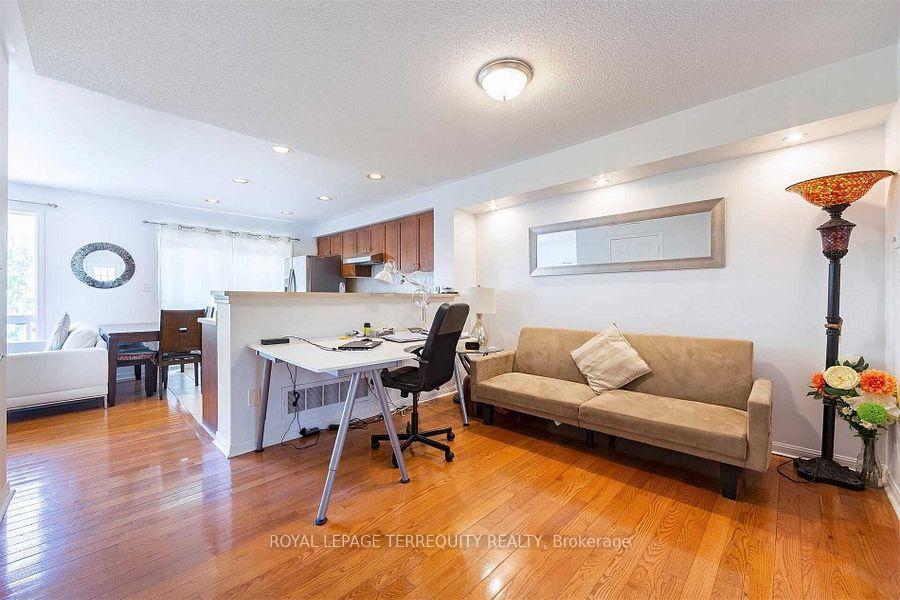 Photo 7 of 2458 Baintree Crescent, Oakville, West Oak Trails — HOMEH