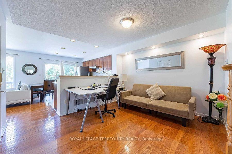 Photo 10 of 2458 Baintree Crescent, Oakville, West Oak Trails — HOMEH