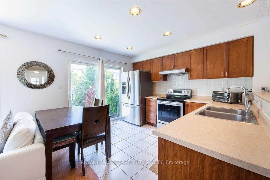 Photo 16 of 2458 Baintree Crescent, Oakville, West Oak Trails — HOMEH