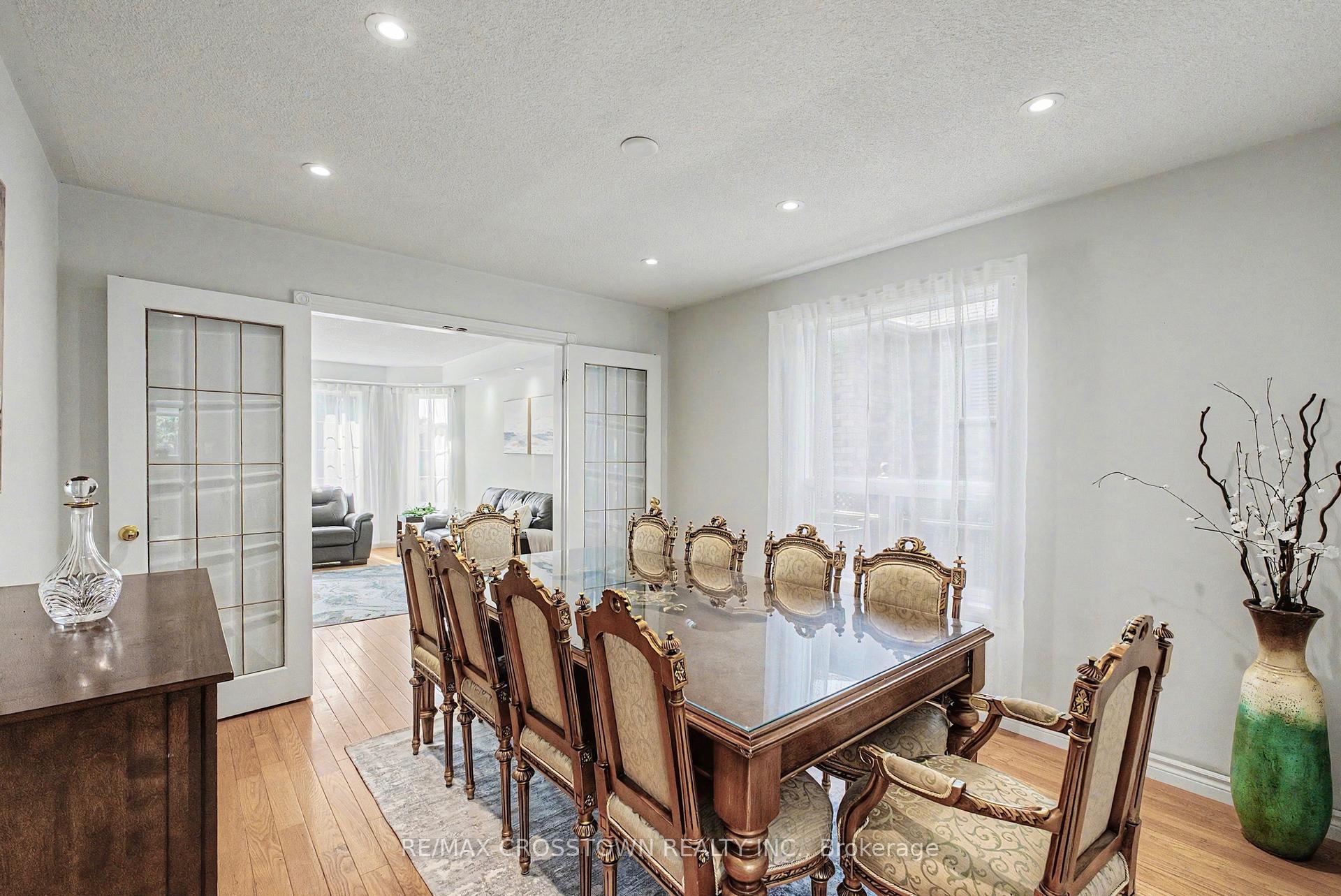 Photo 14 of 31 Logan Court, Barrie, Holly — HOMEH