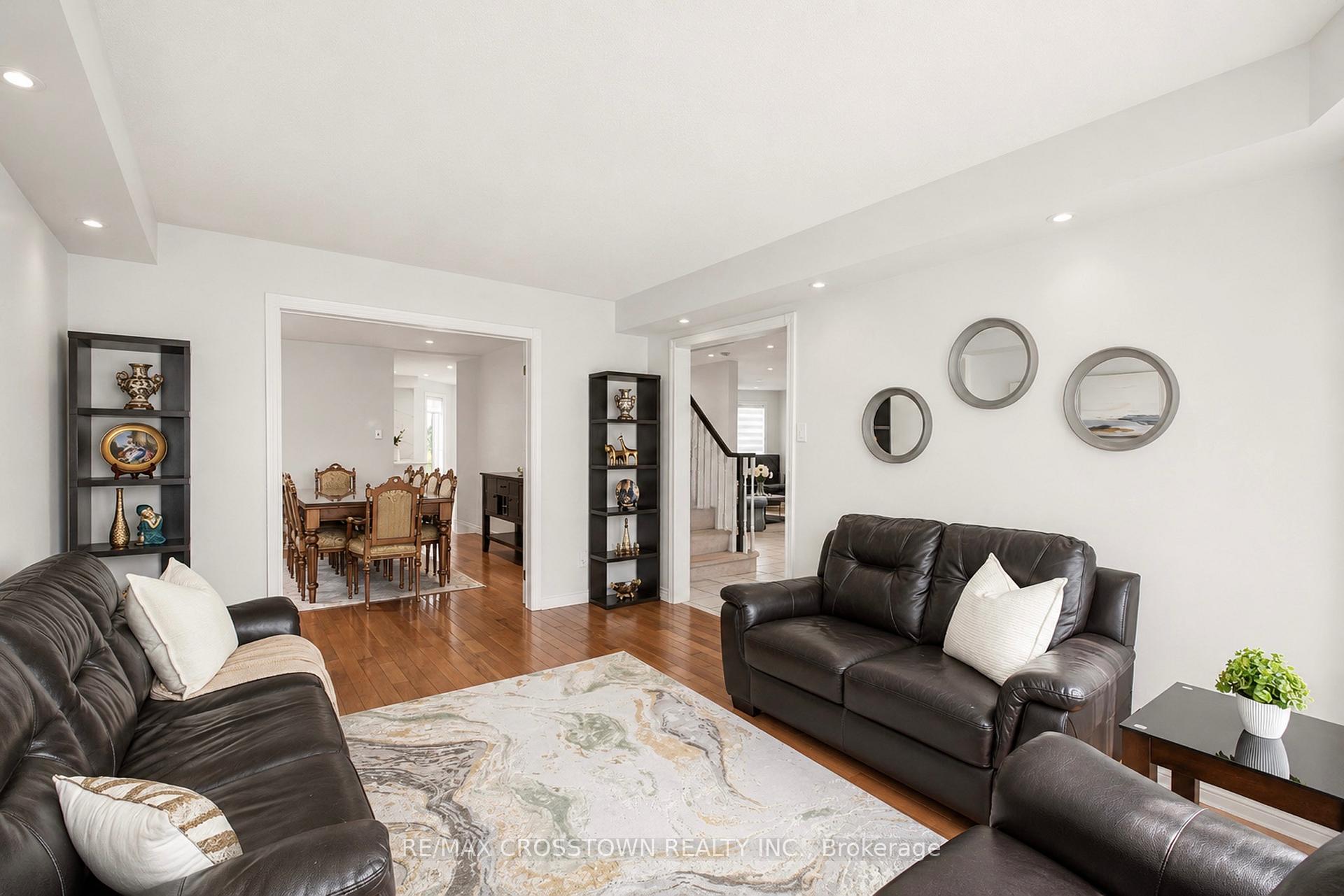 Photo 15 of 31 Logan Court, Barrie, Holly — HOMEH