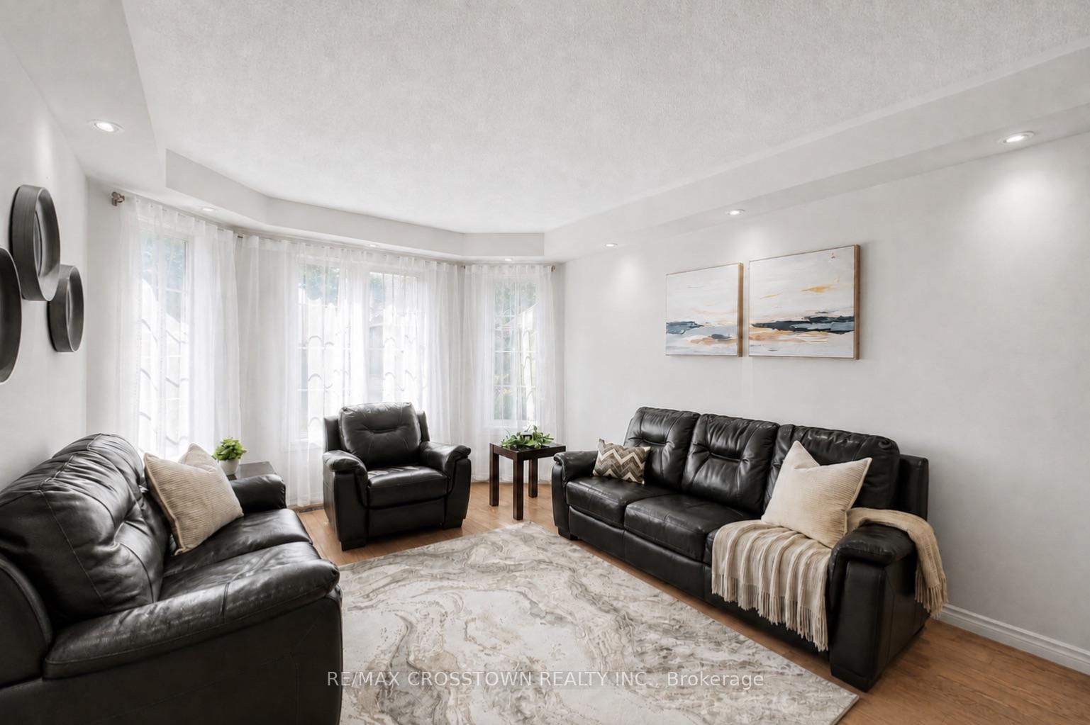 Photo 16 of 31 Logan Court, Barrie, Holly — HOMEH