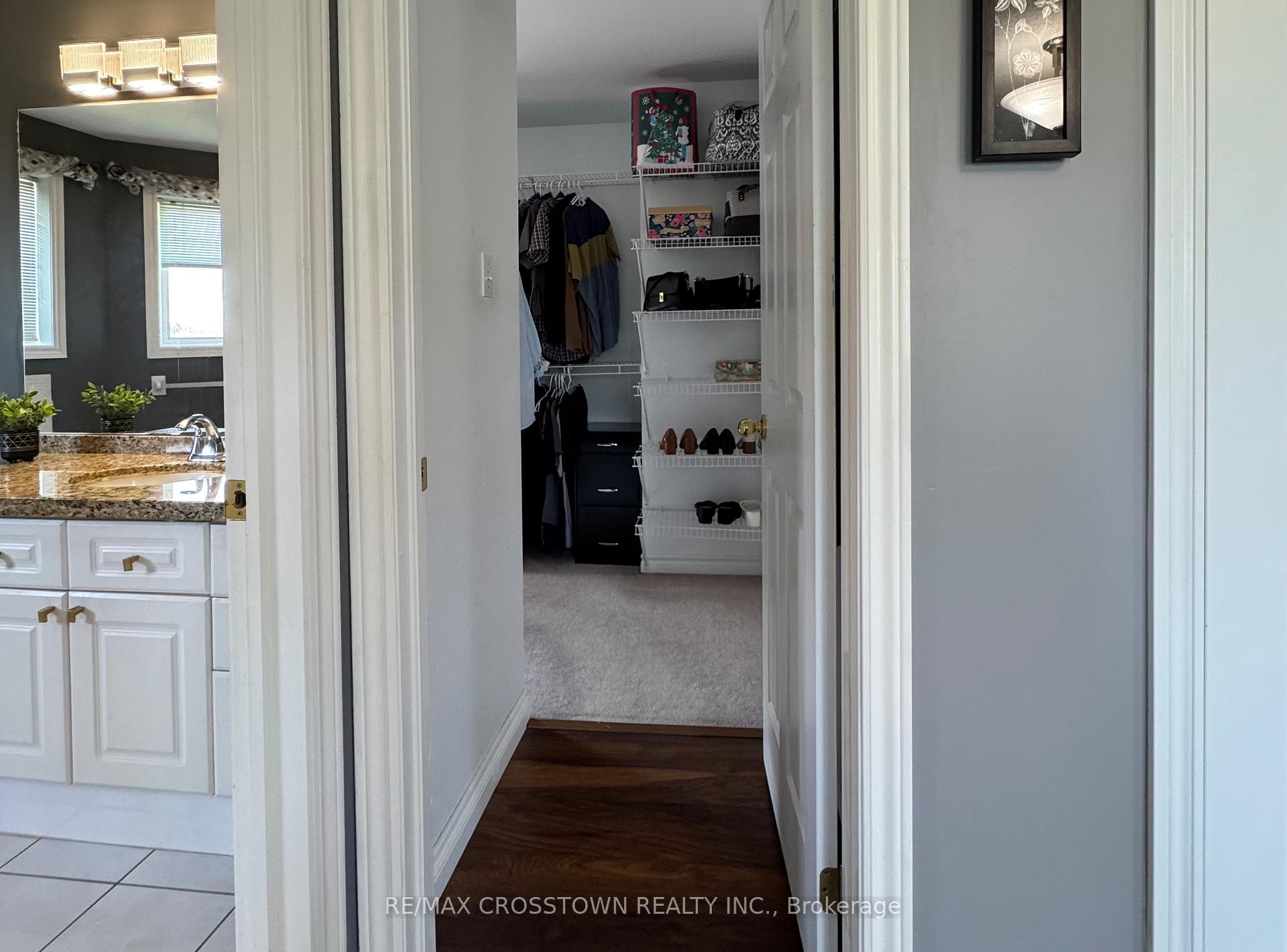 Photo 19 of 31 Logan Court, Barrie, Holly — HOMEH