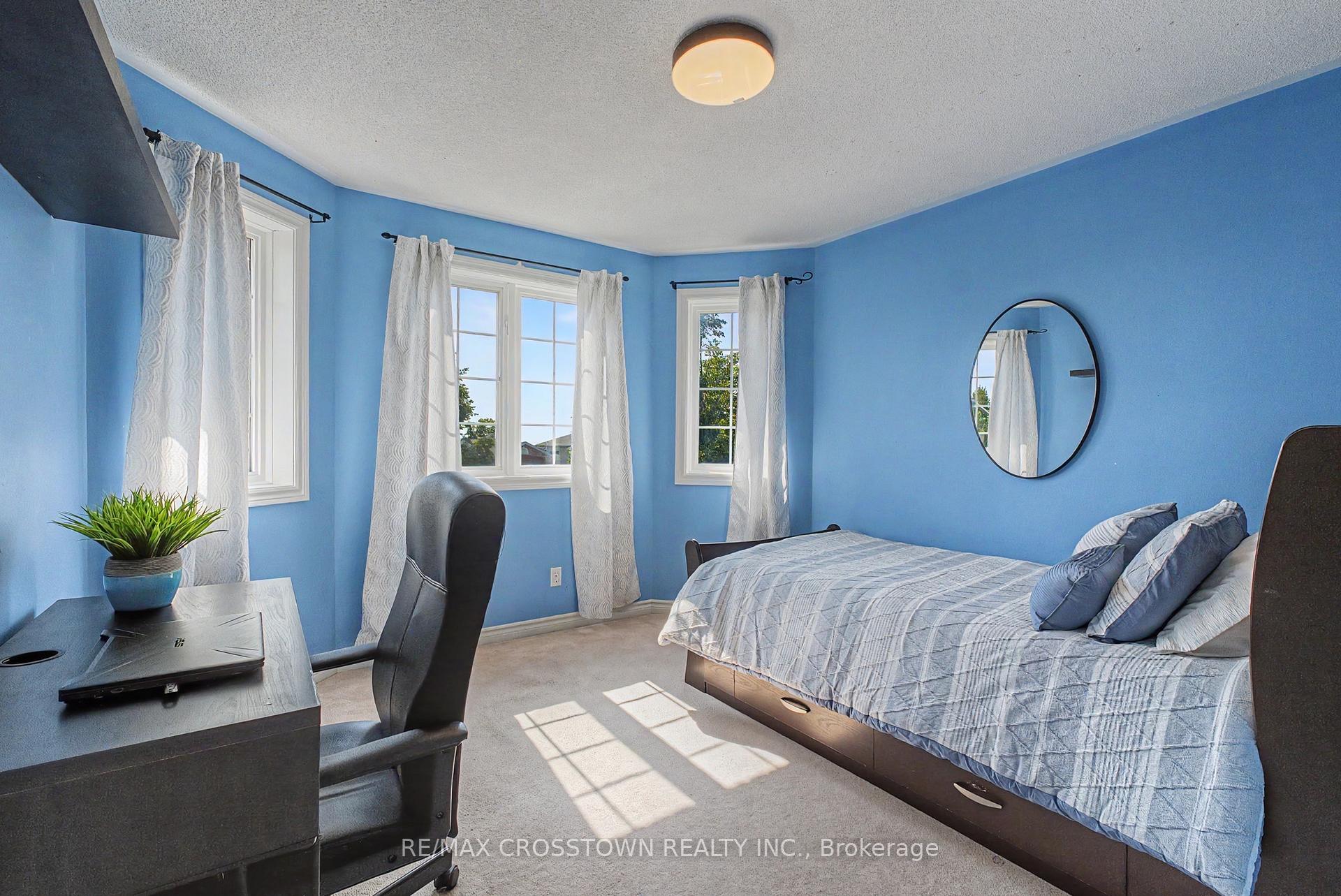 Photo 24 of 31 Logan Court, Barrie, Holly — HOMEH