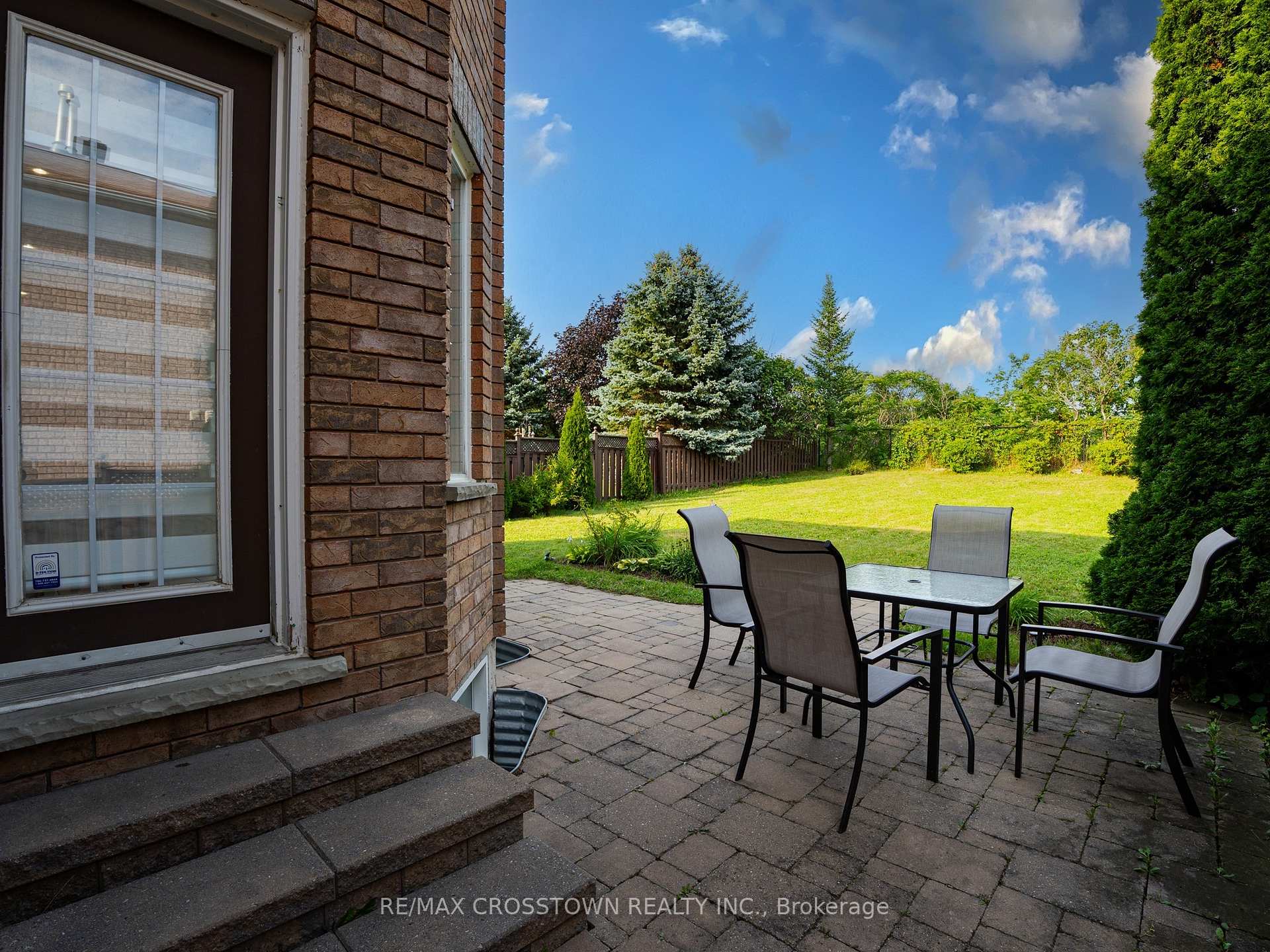 Photo 37 of 31 Logan Court, Barrie, Holly — HOMEH