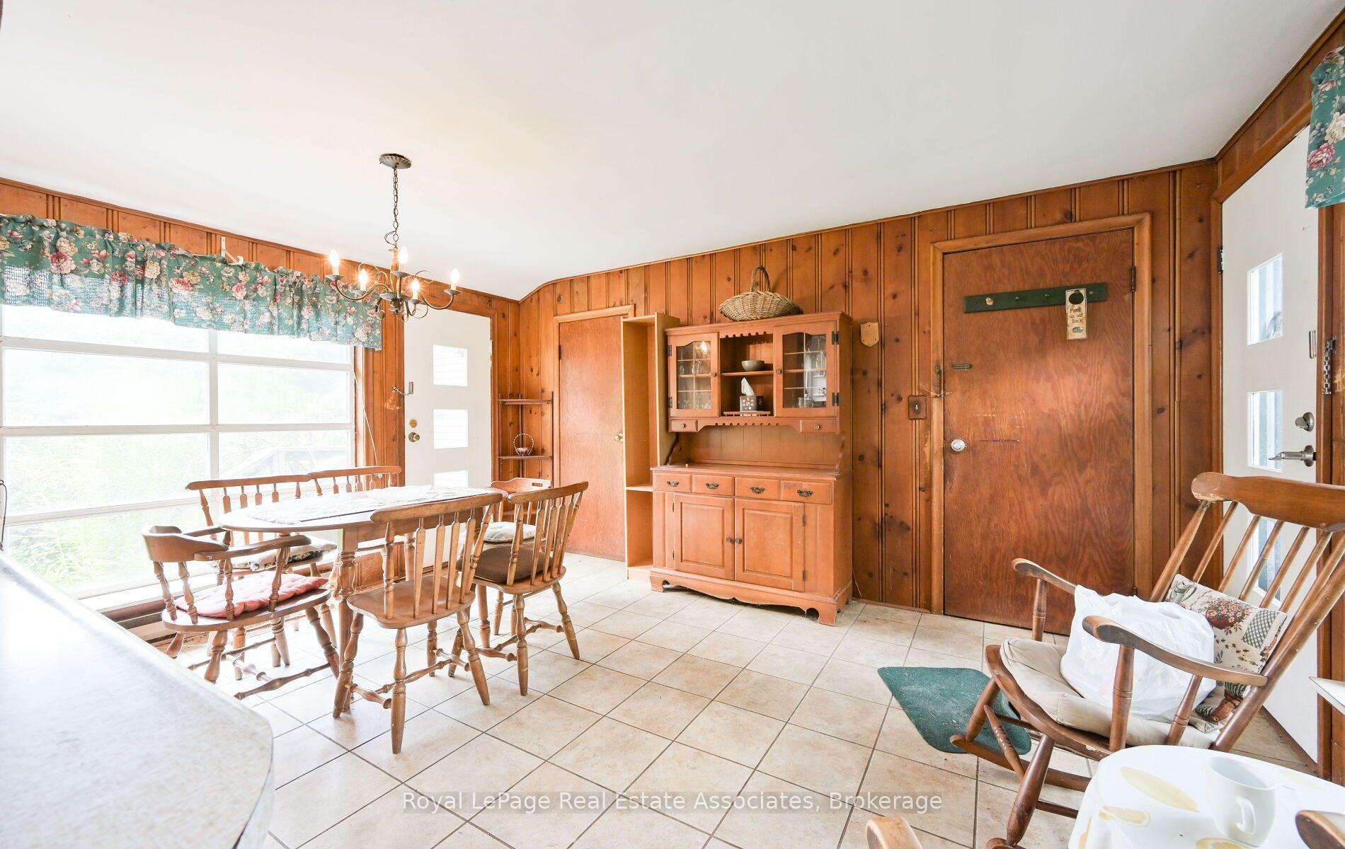 Photo 9 of 27 Rothsay Avenue, Kitchener, Grand River North — HOMEH