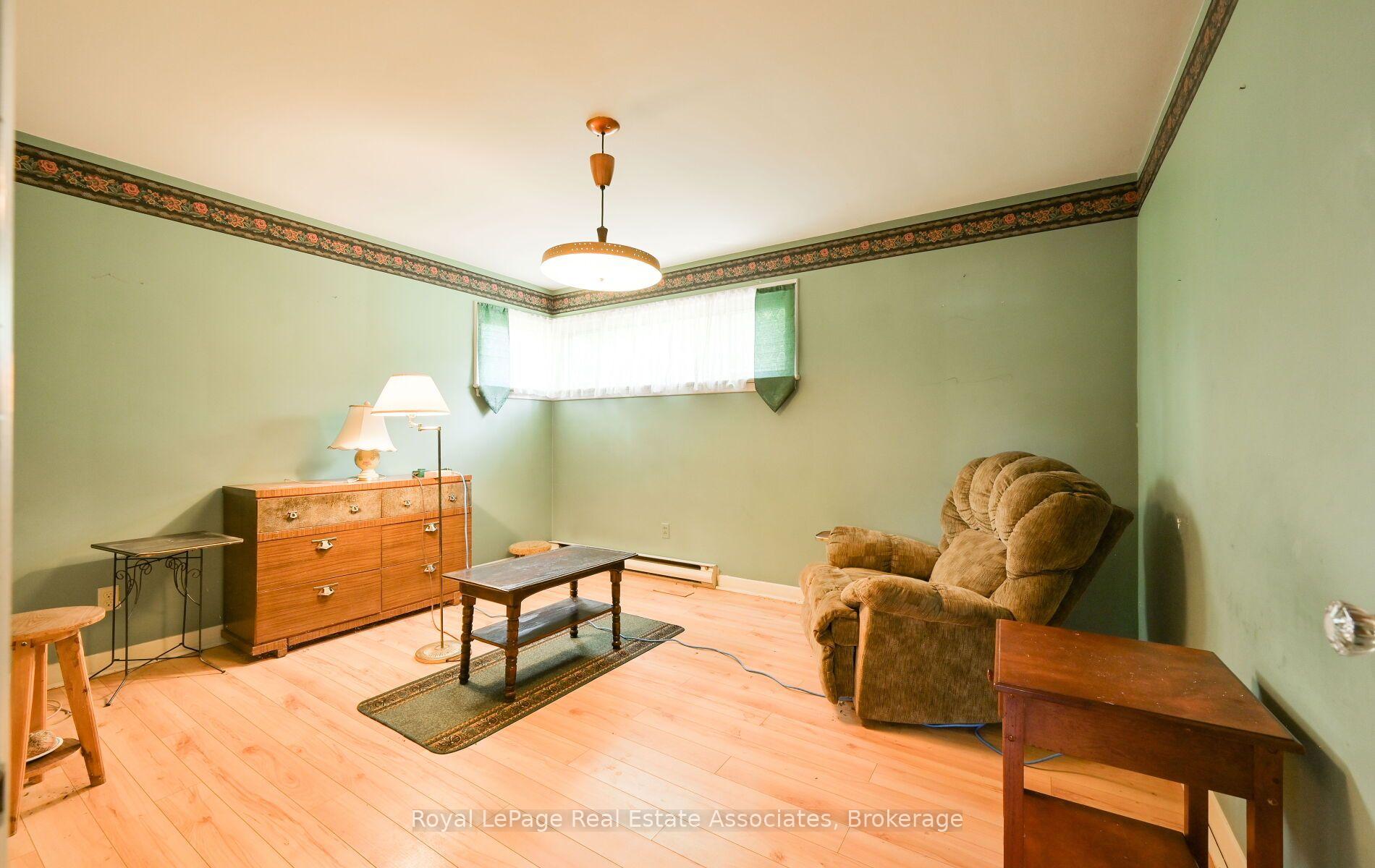 Photo 14 of 27 Rothsay Avenue, Kitchener, Grand River North — HOMEH
