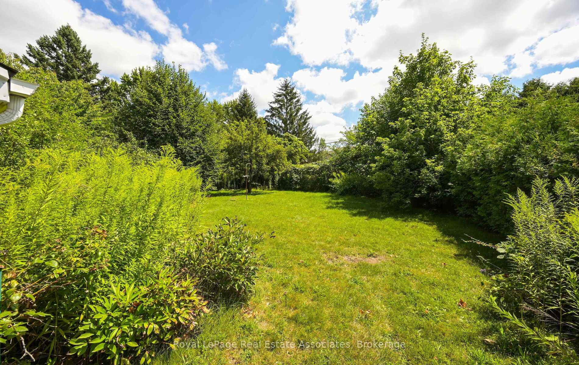 Photo 25 of 27 Rothsay Avenue, Kitchener, Grand River North — HOMEH