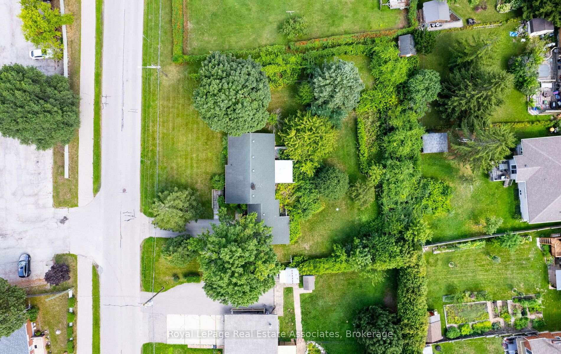 Photo 26 of 27 Rothsay Avenue, Kitchener, Grand River North — HOMEH