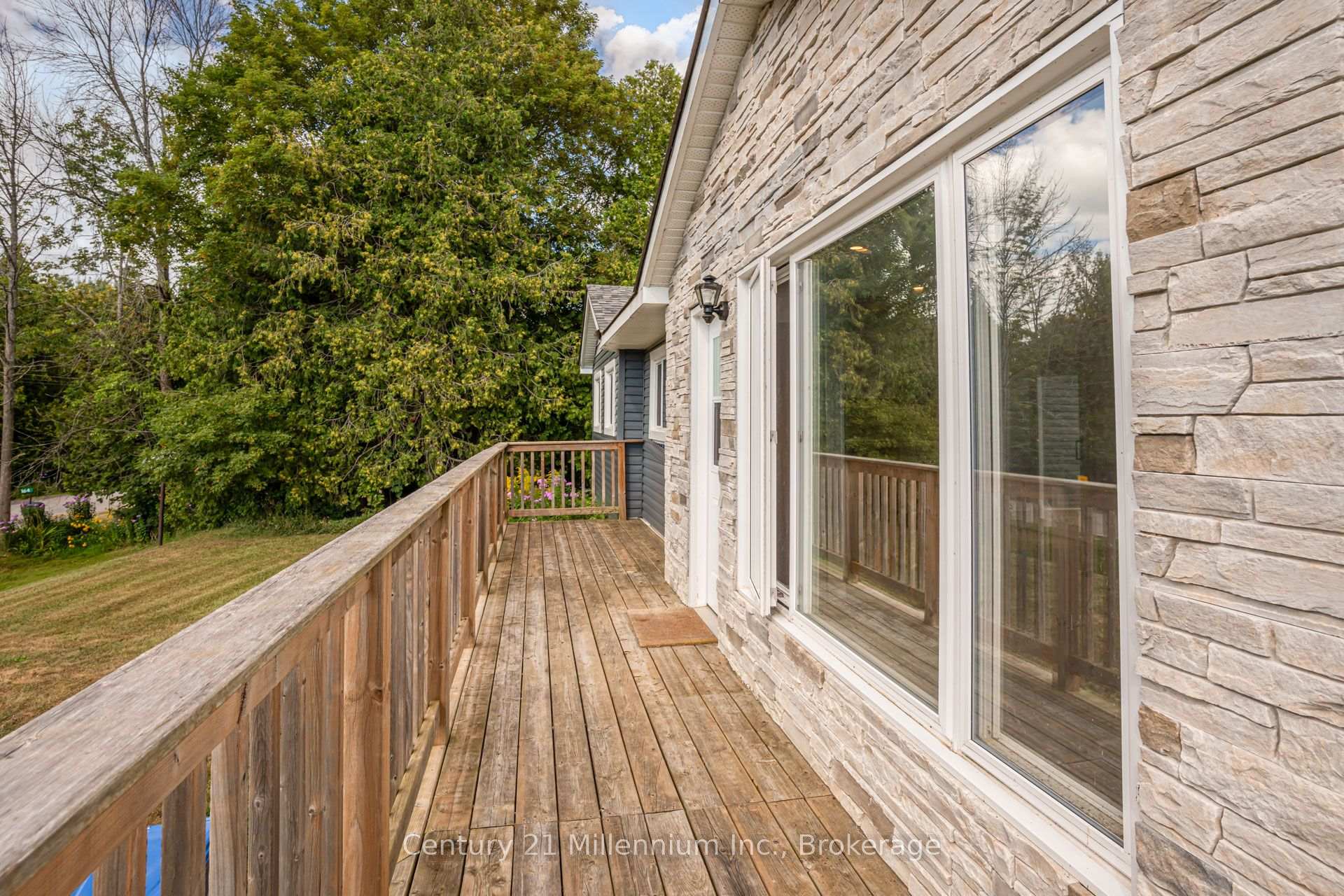 Photo 6 of 162 Lakeshore Road, Georgian Bluffs — HOMEH