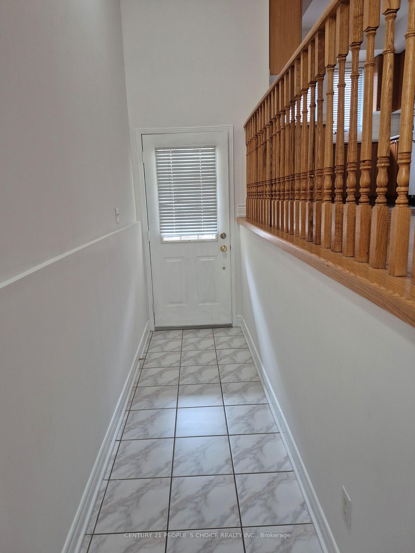 Photo 3 of Unit 111, 1050 Bristol Road W, Mississauga, East Credit — HOMEH