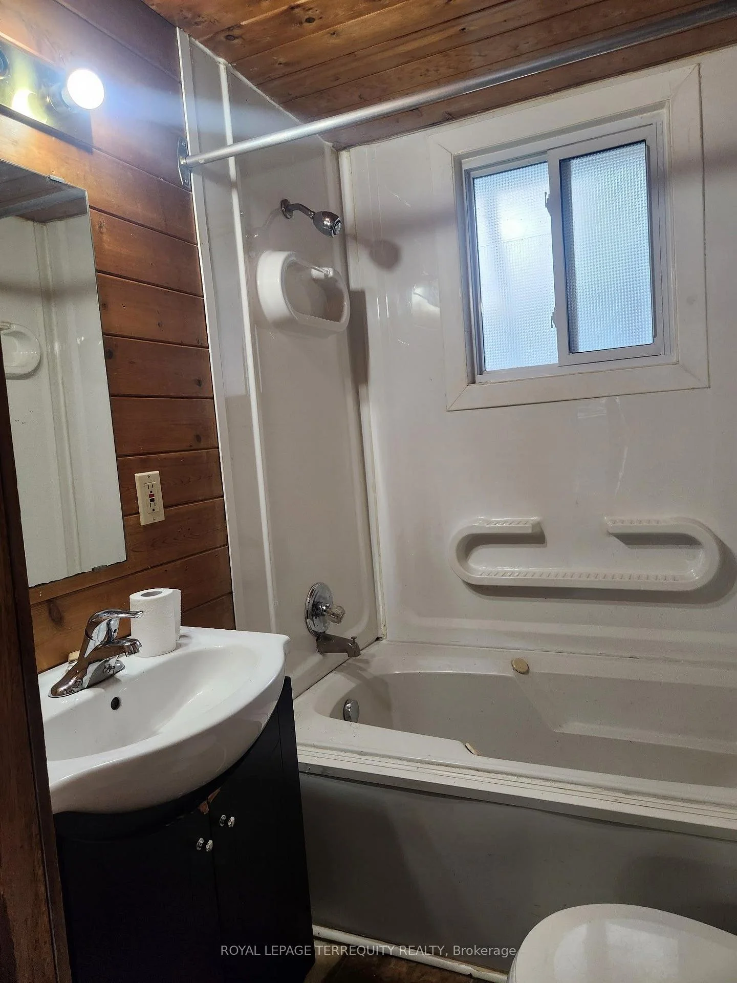 Photo 13 of Unit 8, 550 Lakeshore Drive, North Bay, Ferris — HOMEH