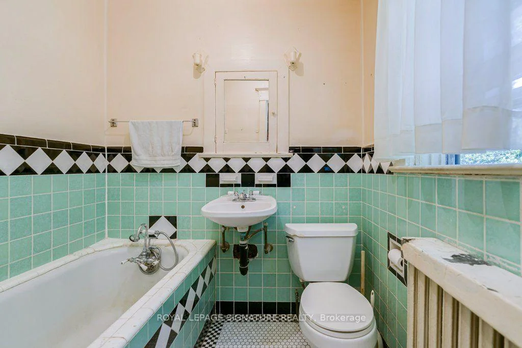 Photo 17 of 724 Vaughan Road, Toronto, Oakwood Village — HOMEH