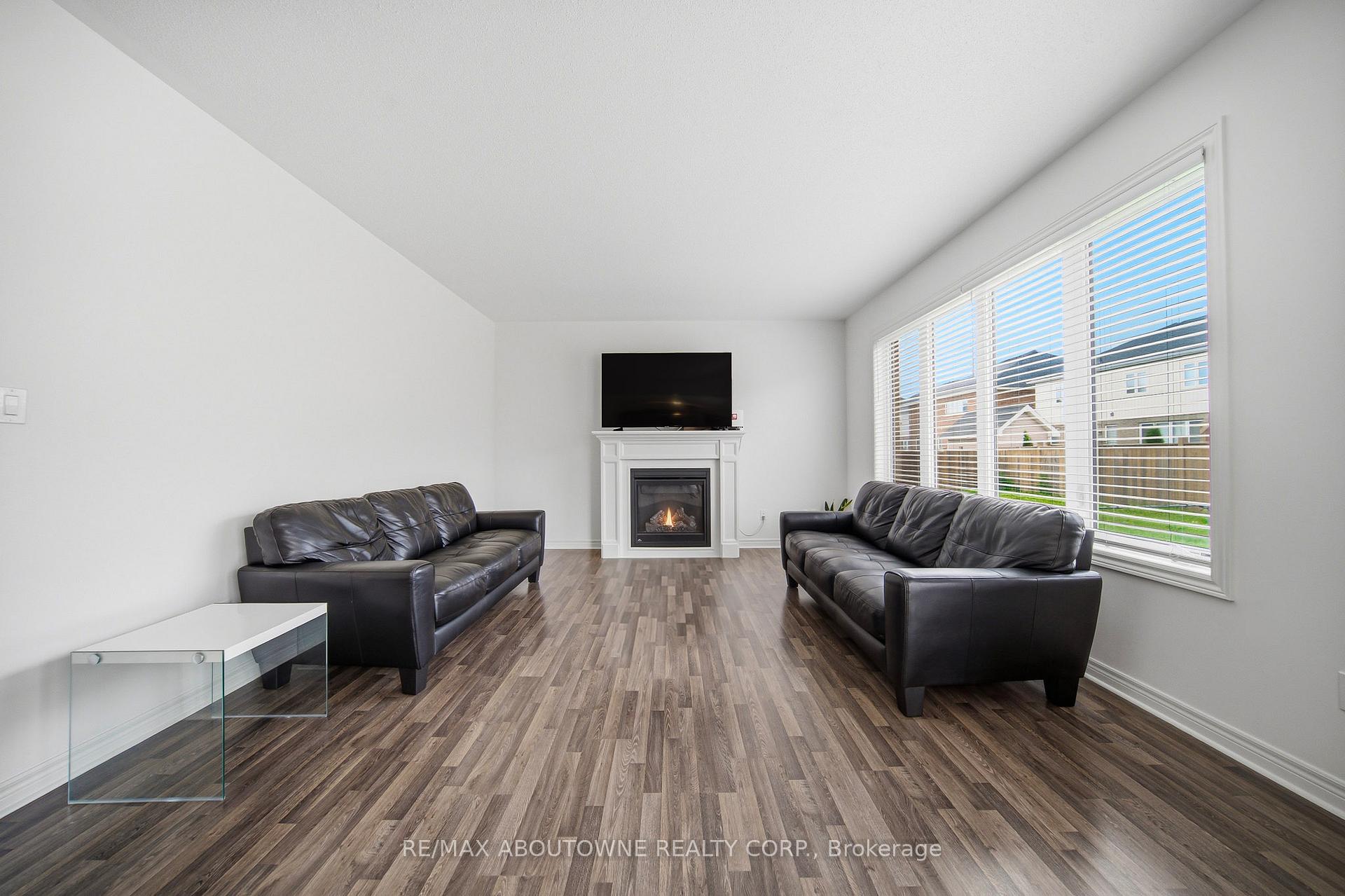 Photo 10 of 12 Oldham Avenue, Brant, Paris — HOMEH