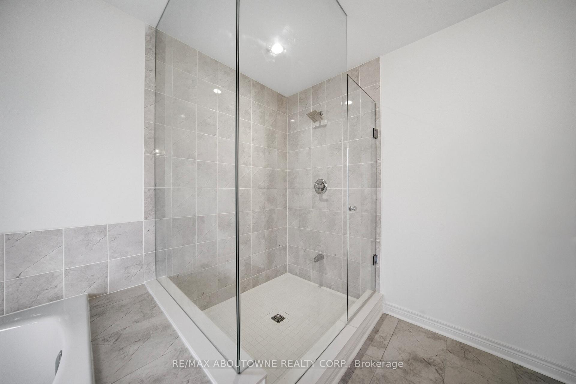 Photo 24 of 12 Oldham Avenue, Brant, Paris — HOMEH