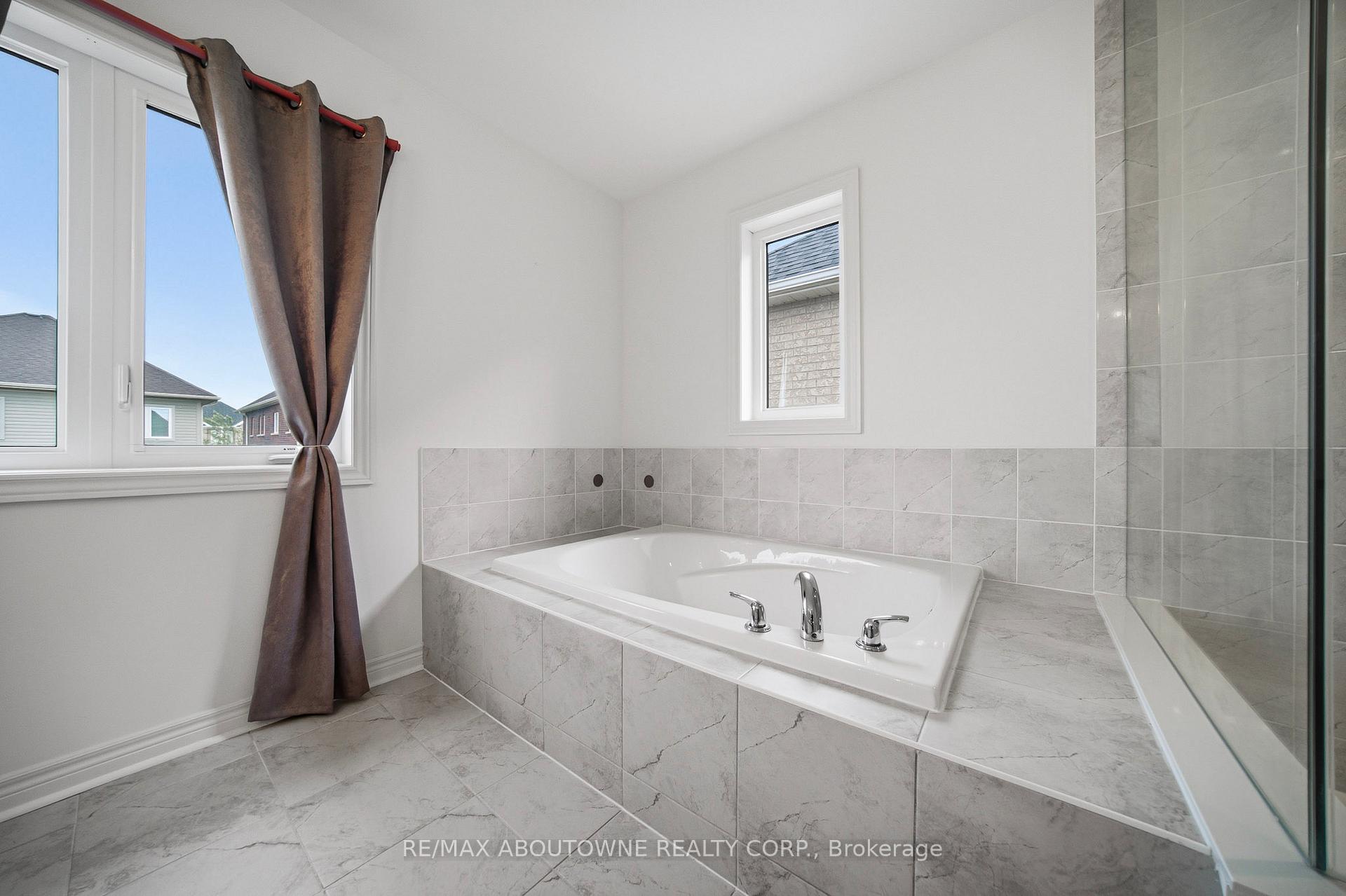 Photo 25 of 12 Oldham Avenue, Brant, Paris — HOMEH