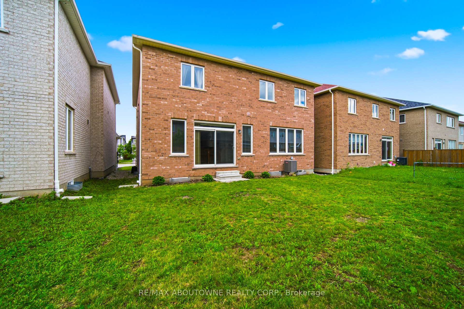 Photo 29 of 12 Oldham Avenue, Brant, Paris — HOMEH