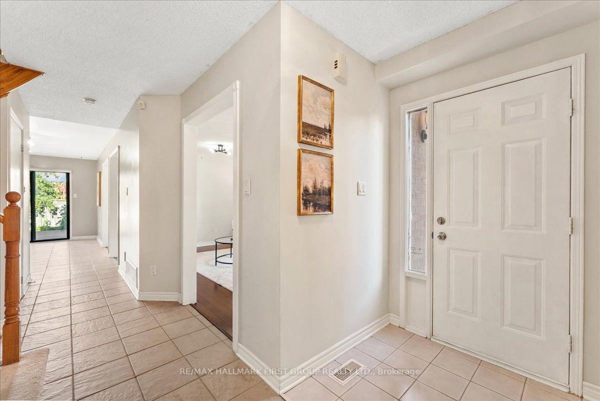 Photo 5 of 39 Keys Drive, Ajax, Central — HOMEH
