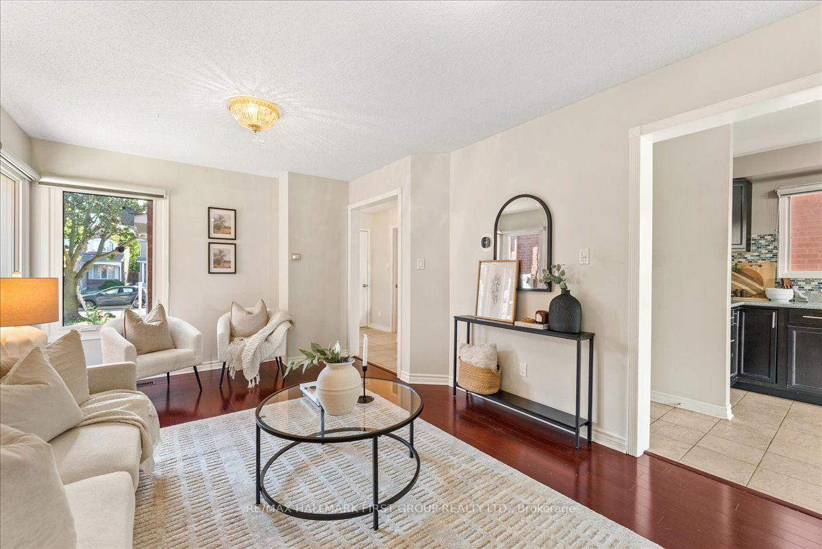 Photo 9 of 39 Keys Drive, Ajax, Central — HOMEH