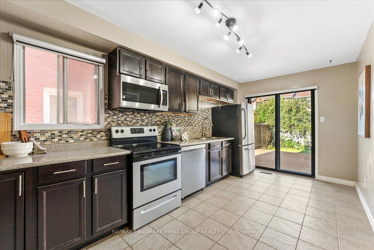 Photo 11 of 39 Keys Drive, Ajax, Central — HOMEH