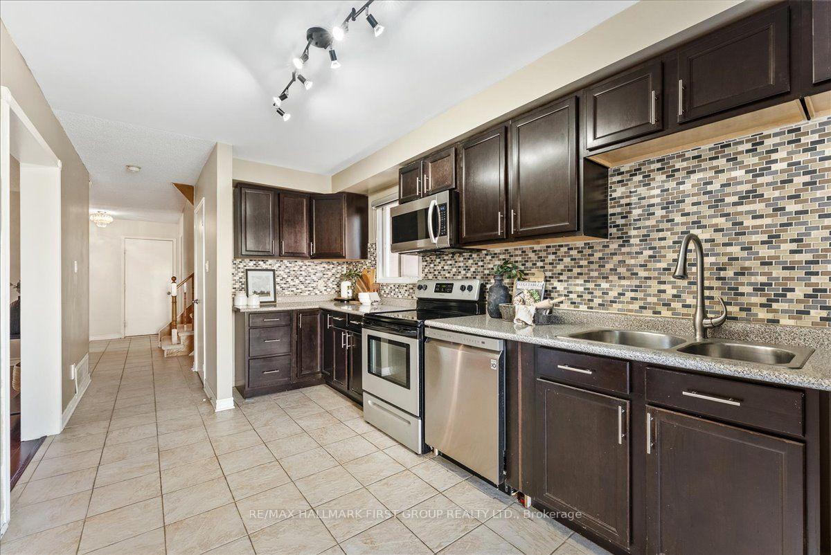 Photo 13 of 39 Keys Drive, Ajax, Central — HOMEH