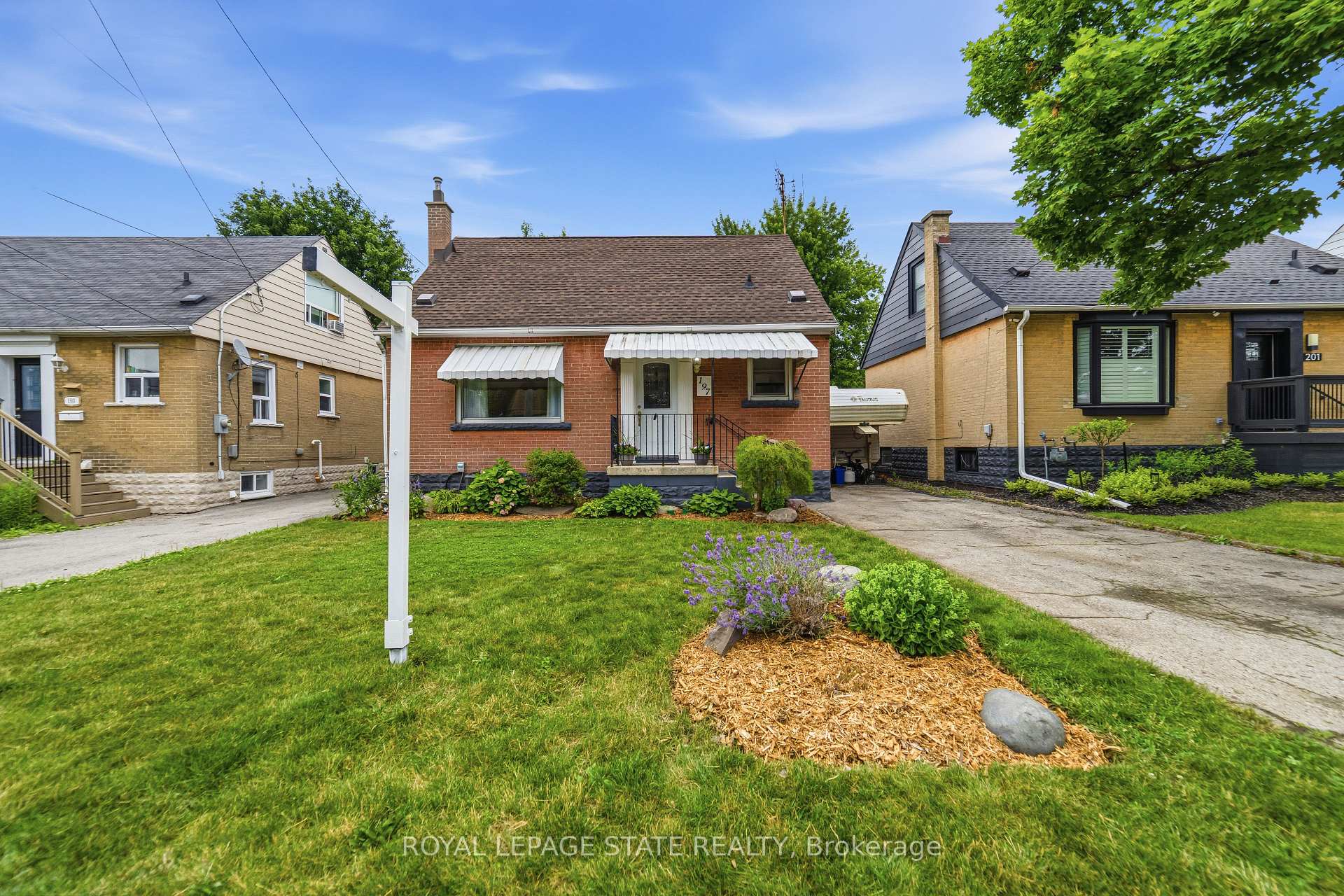 Photo 2 of 197 East 12th Street, Hamilton, Inch Park — HOMEH