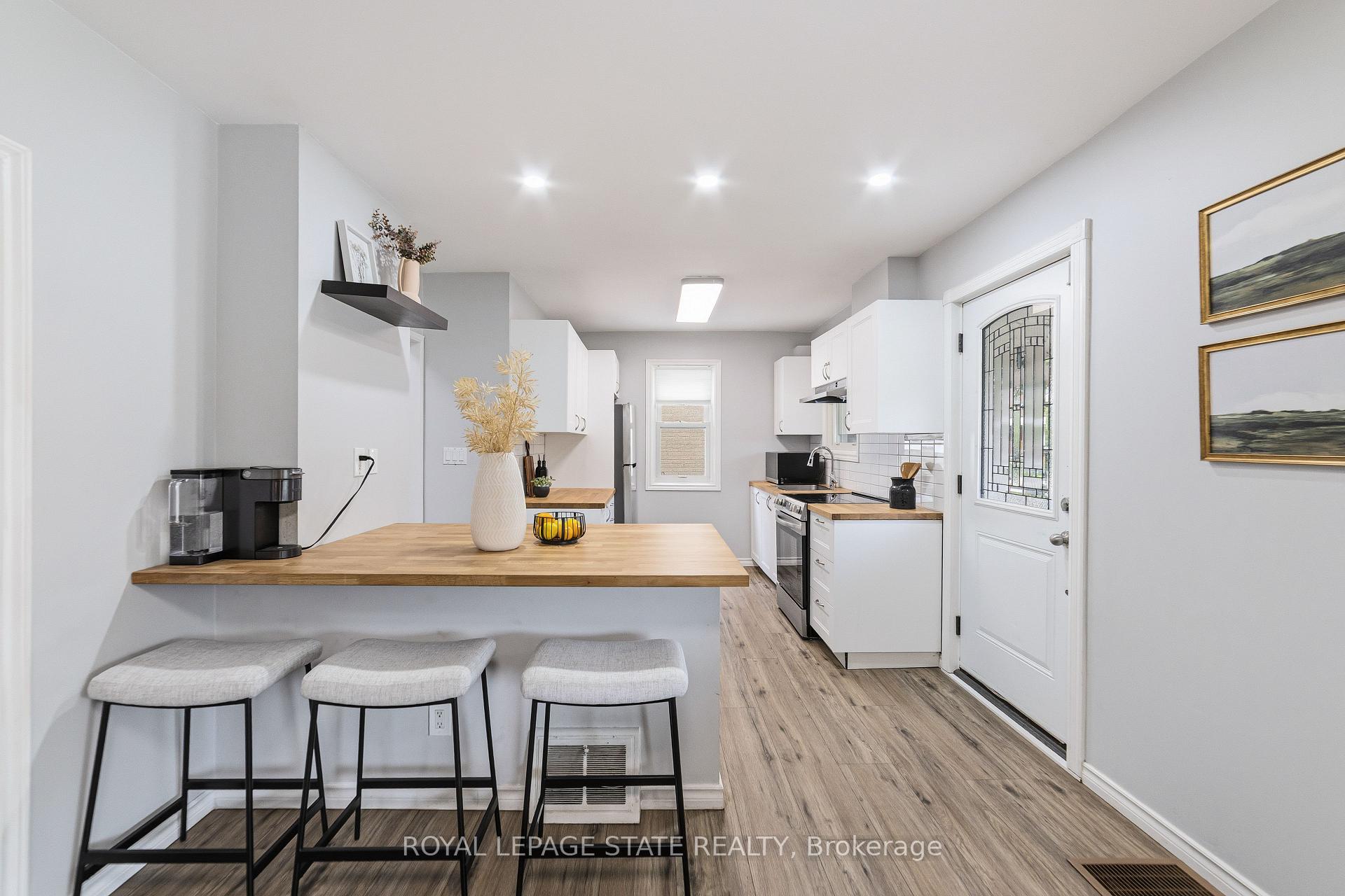 Photo 4 of 197 East 12th Street, Hamilton, Inch Park — HOMEH