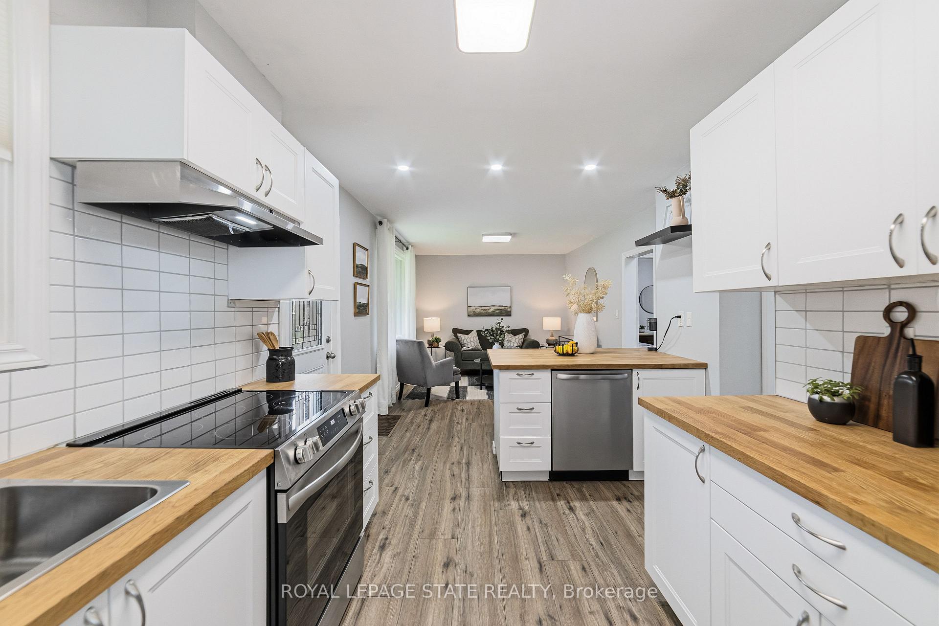 Photo 10 of 197 East 12th Street, Hamilton, Inch Park — HOMEH