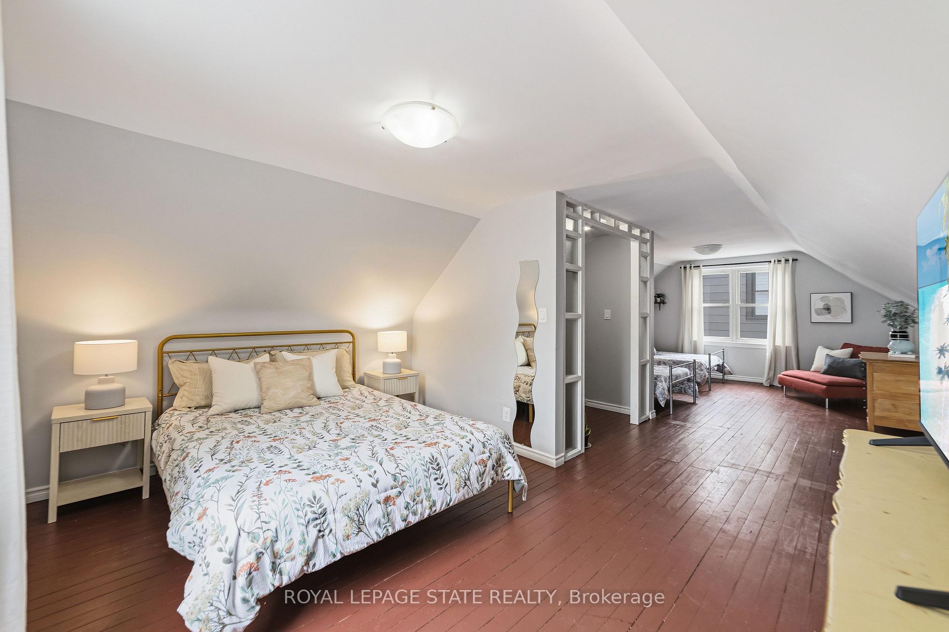 Photo 15 of 197 East 12th Street, Hamilton, Inch Park — HOMEH