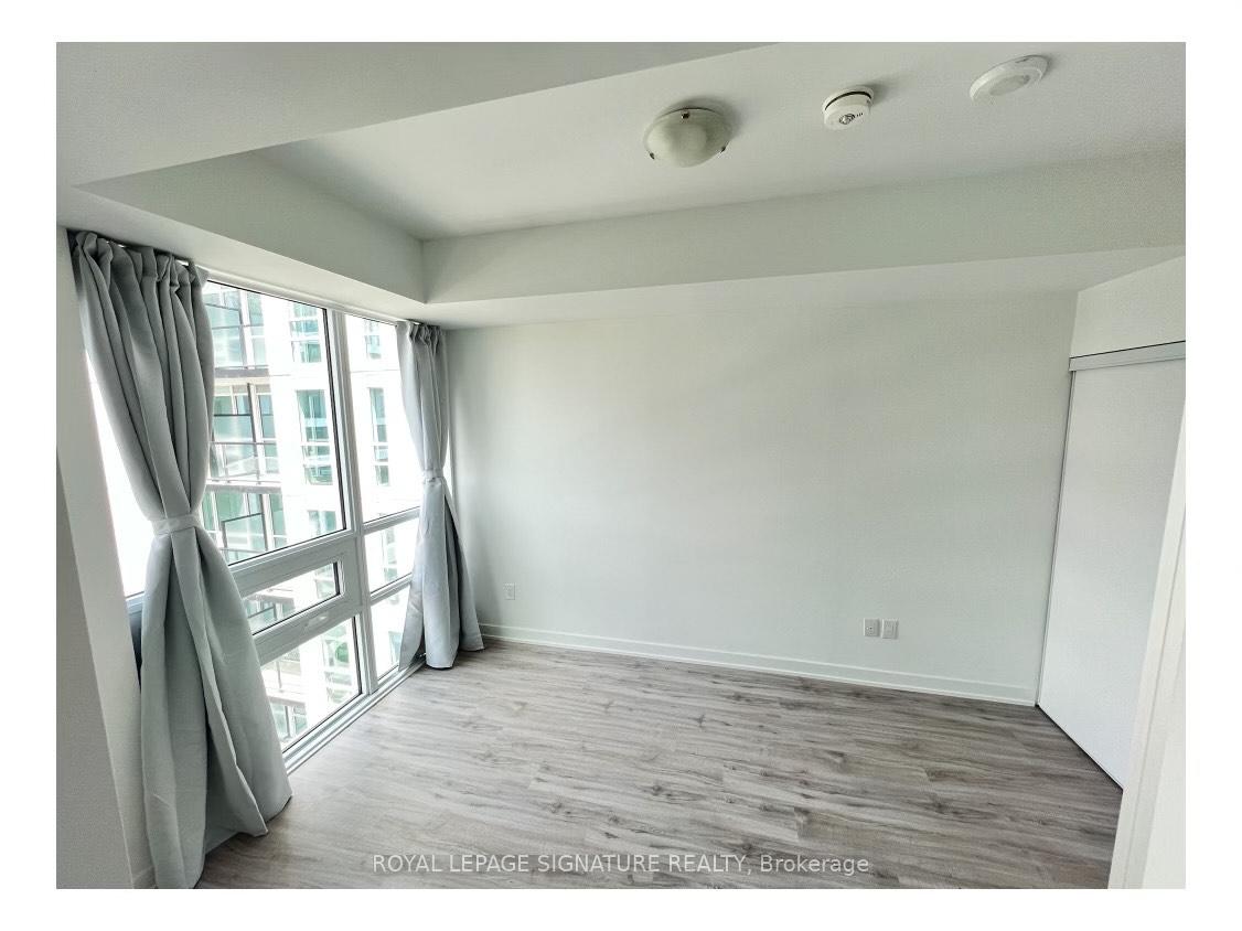 Photo 5 of Unit 619, 3005 Pine Glen Road, Oakville, Westmount — HOMEH