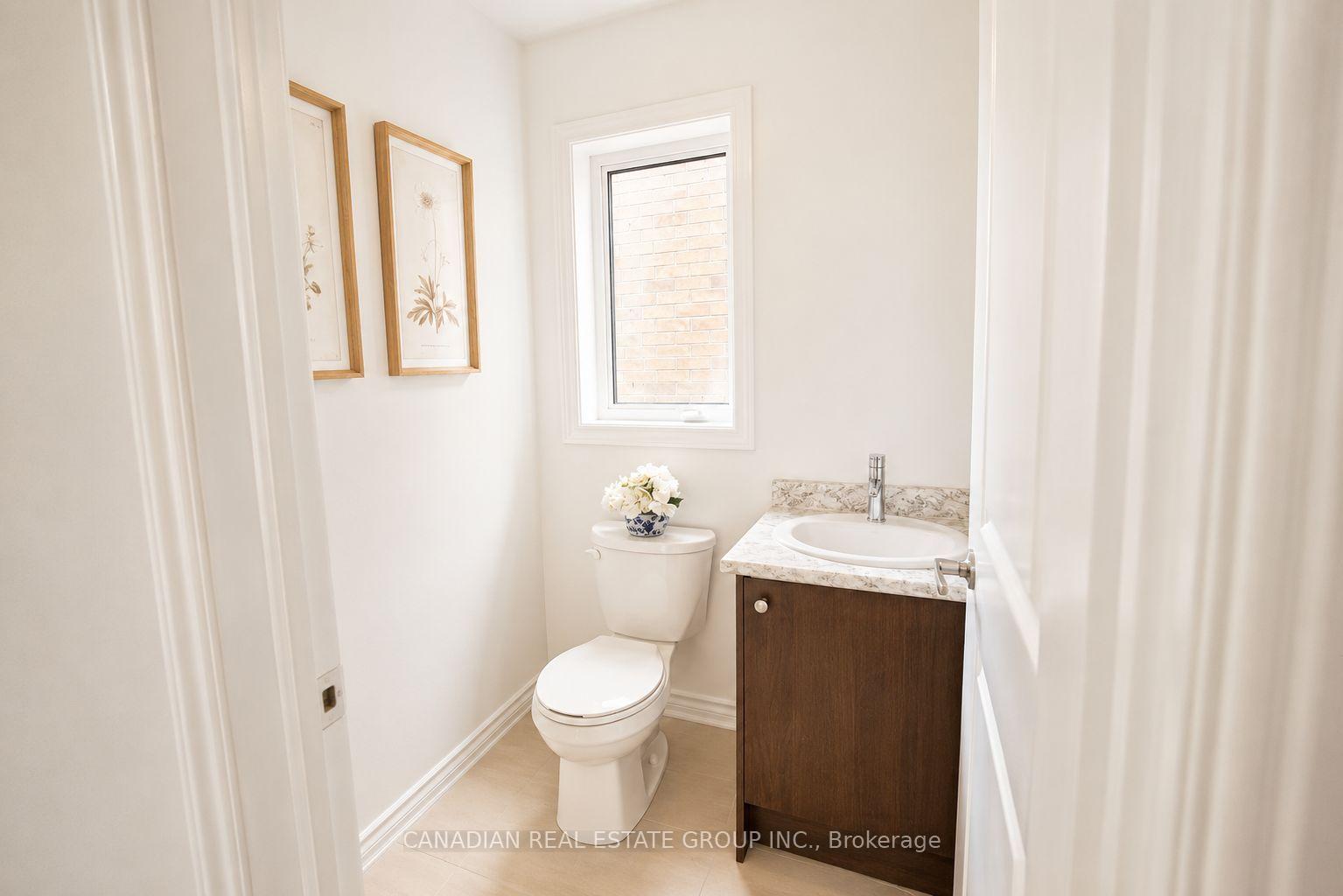 Photo of 442 Vandusen Avenue
