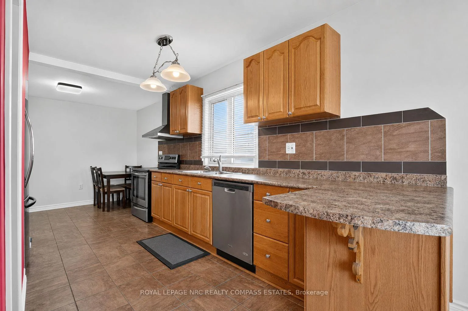 Photo 33 of 8 David Street, St. Catharines, Western Hill — HOMEH