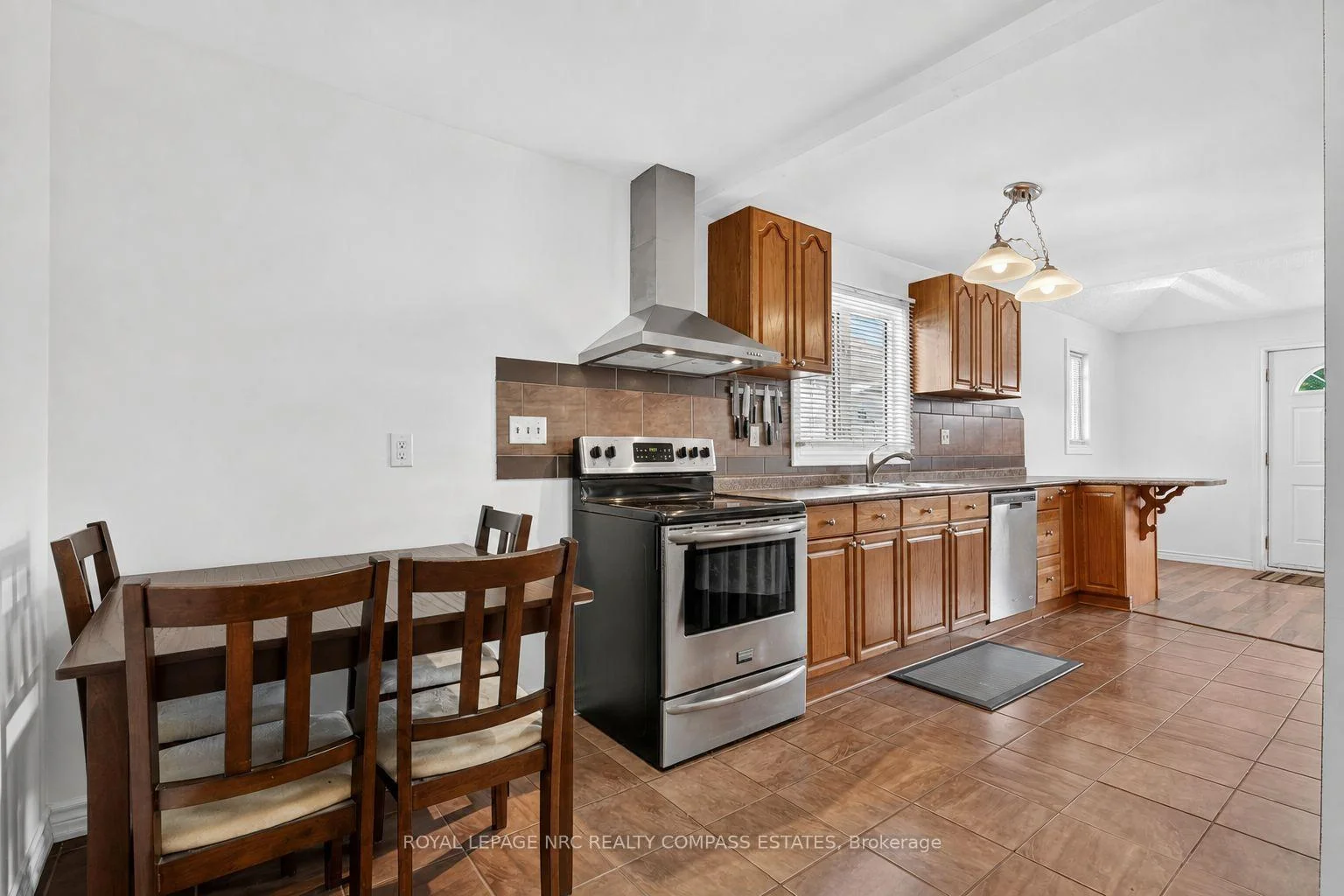 Photo 35 of 8 David Street, St. Catharines, Western Hill — HOMEH