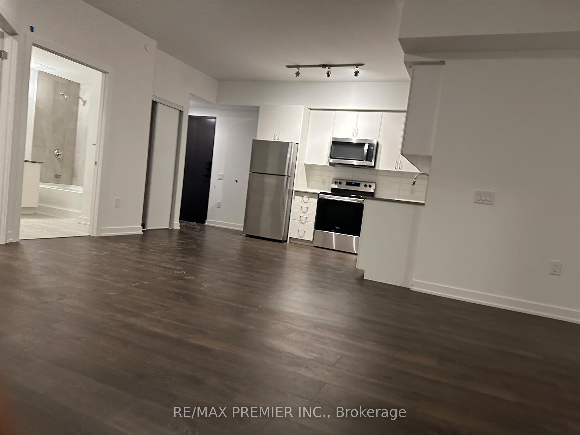 Photo 5 of Unit 207, 56 Lakeside Terrace, Barrie, Little Lake — HOMEH