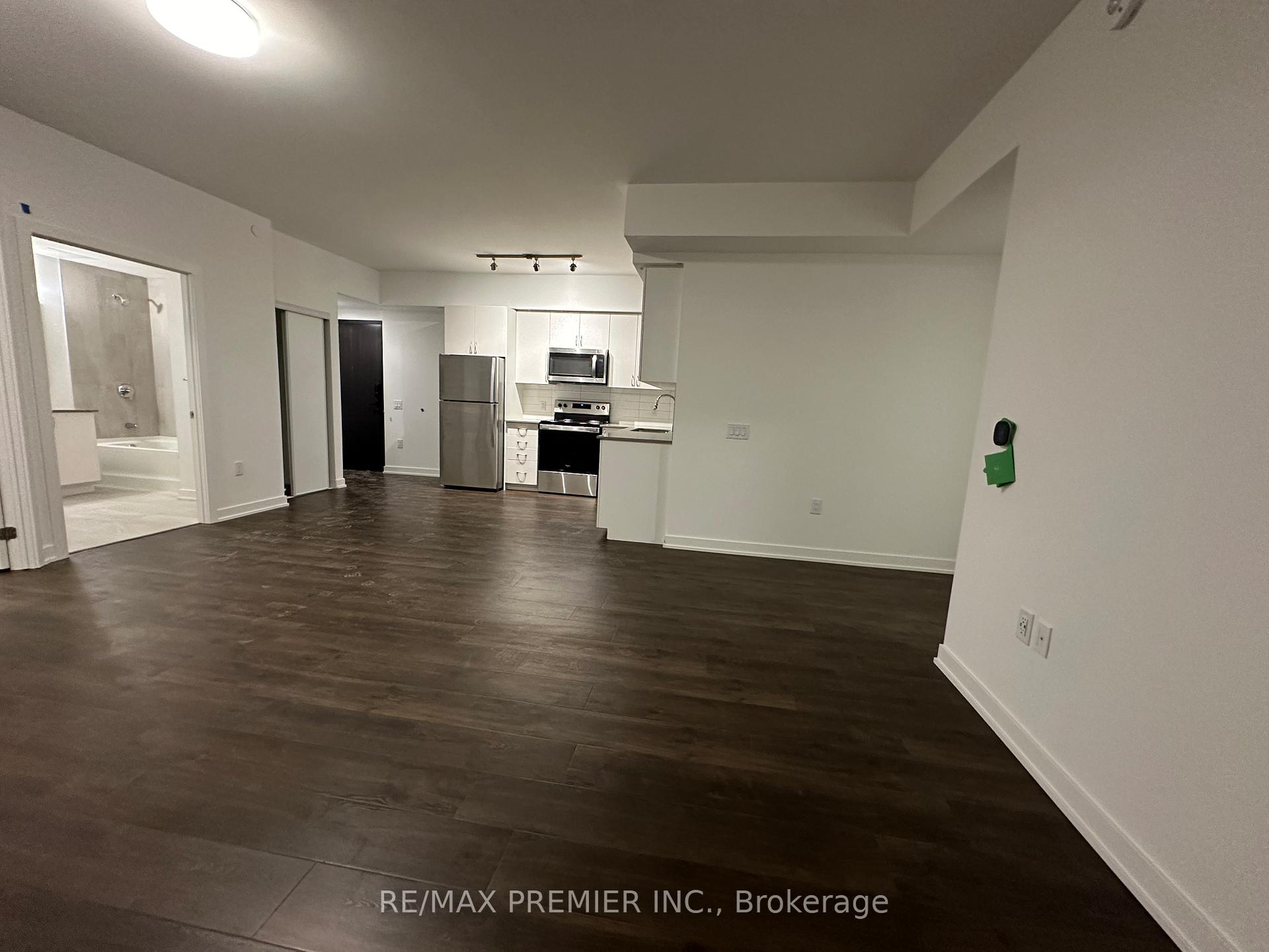 Photo 8 of Unit 207, 56 Lakeside Terrace, Barrie, Little Lake — HOMEH