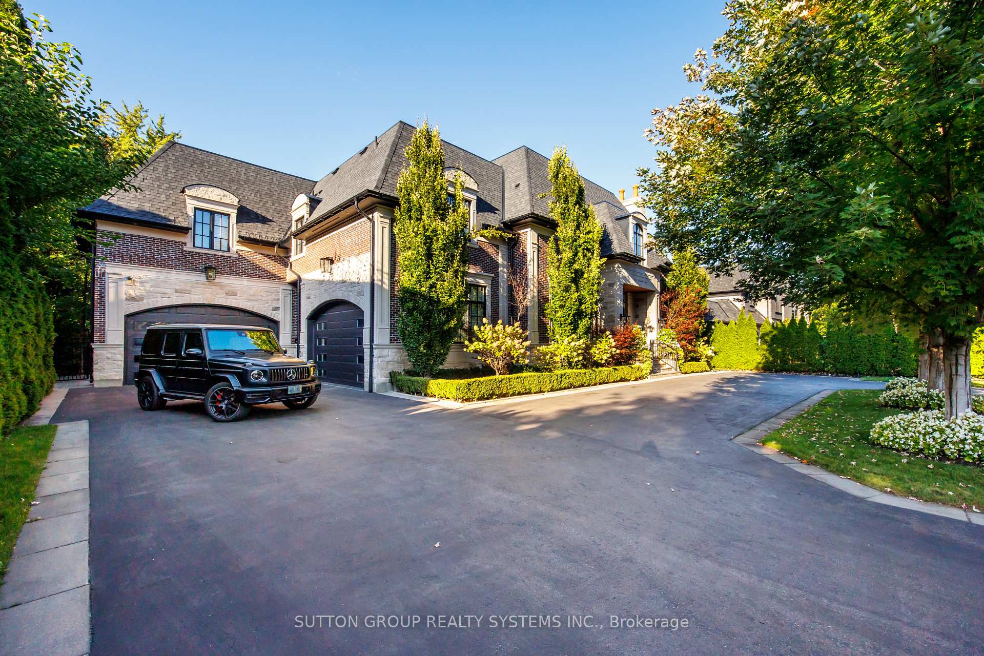 Photo 2 of 222 Arnold Avenue, Vaughan, Crestwood-Springfarm-Yorkhill — HOMEH