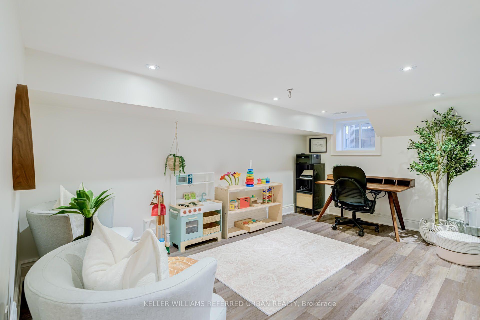 Photo 36 of 70 Struthers Street, Etobicoke, Mimico — HOMEH