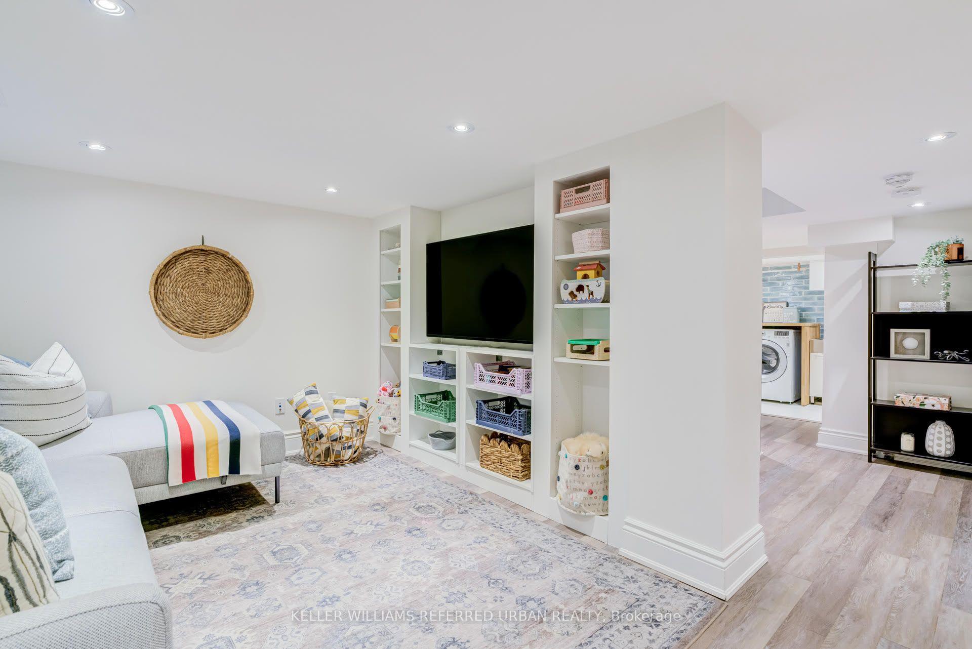 Photo 40 of 70 Struthers Street, Etobicoke, Mimico — HOMEH