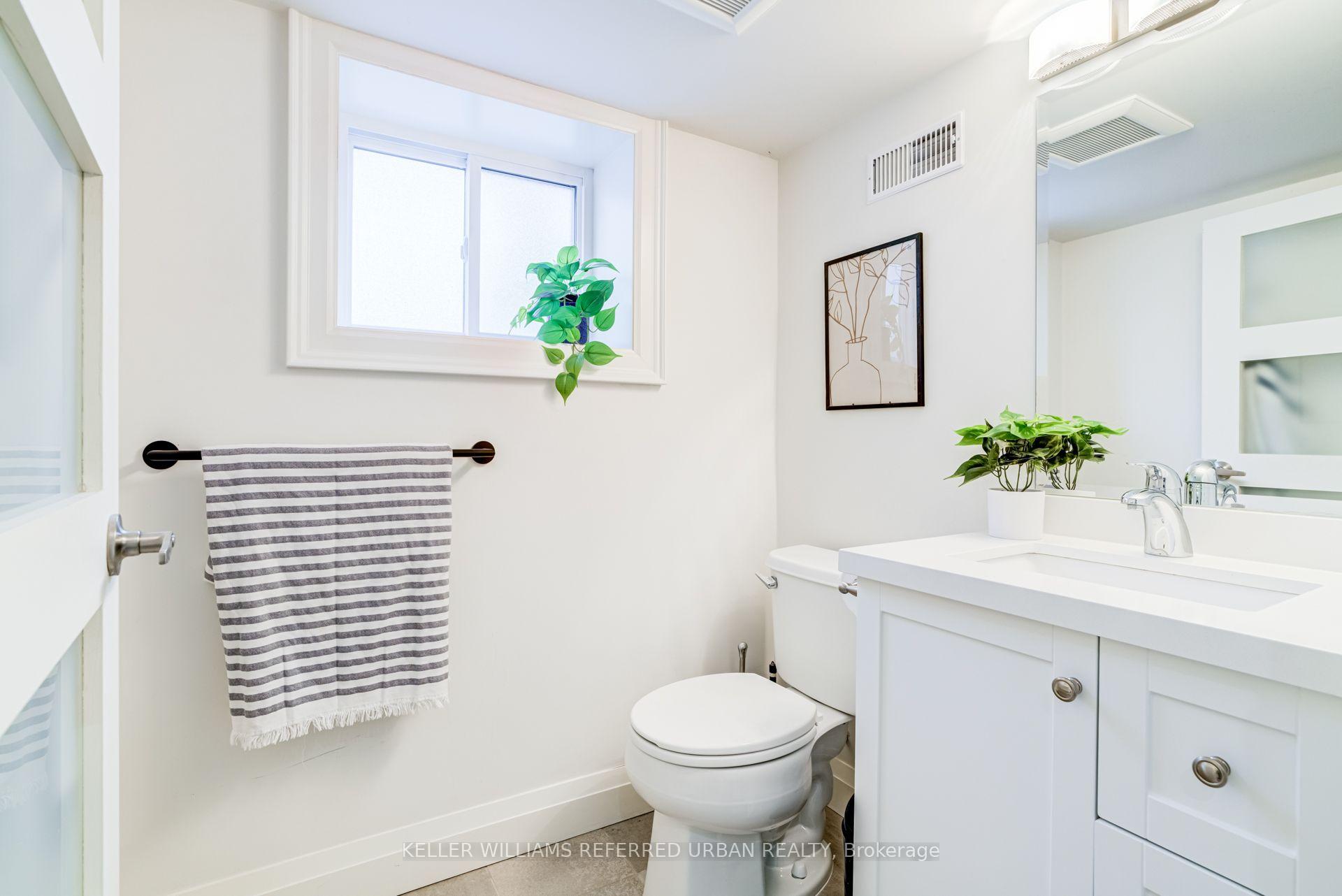 Photo 42 of 70 Struthers Street, Etobicoke, Mimico — HOMEH
