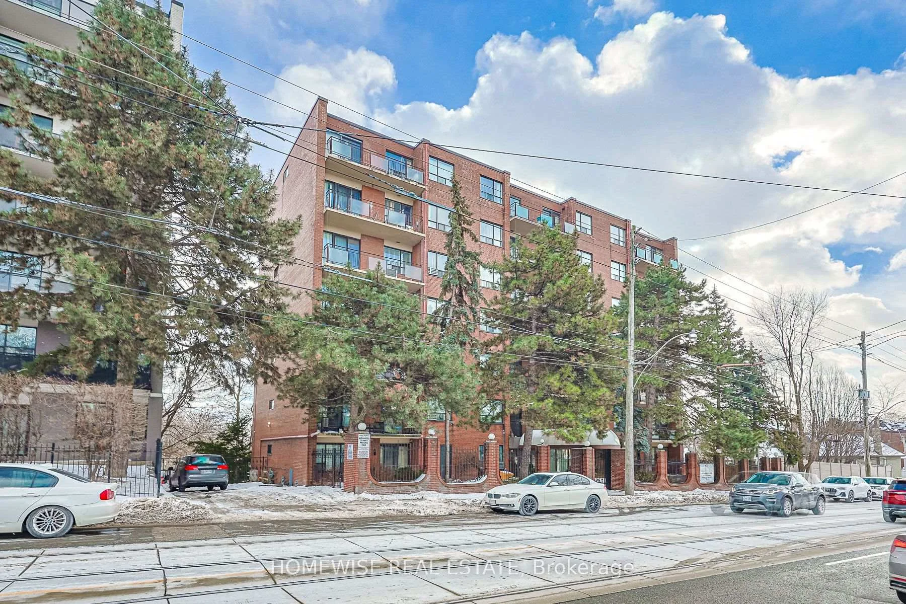 Photo 5 of Unit 414, 485 Kingston Road, Toronto, The Beaches — HOMEH
