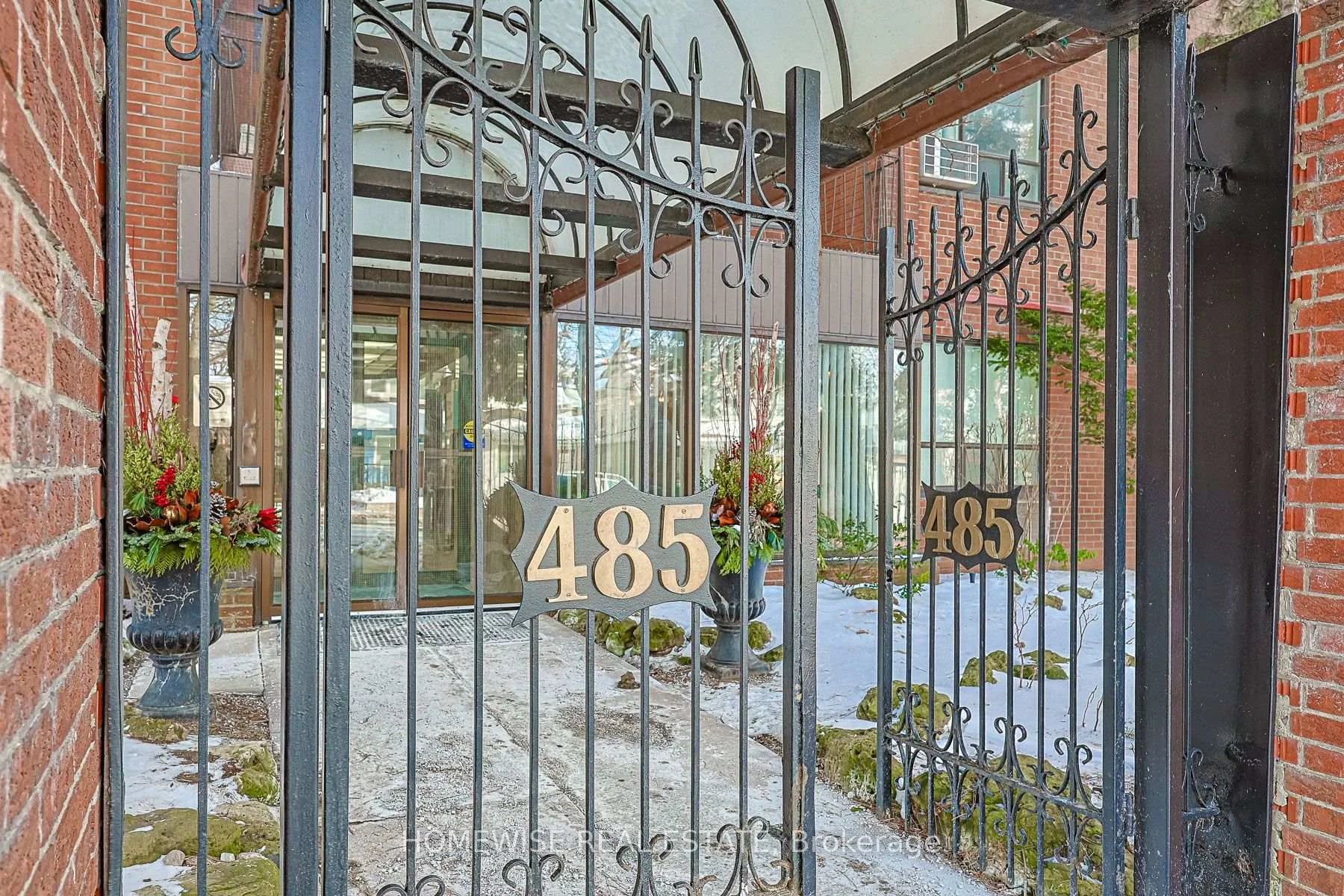 Photo 8 of Unit 414, 485 Kingston Road, Toronto, The Beaches — HOMEH