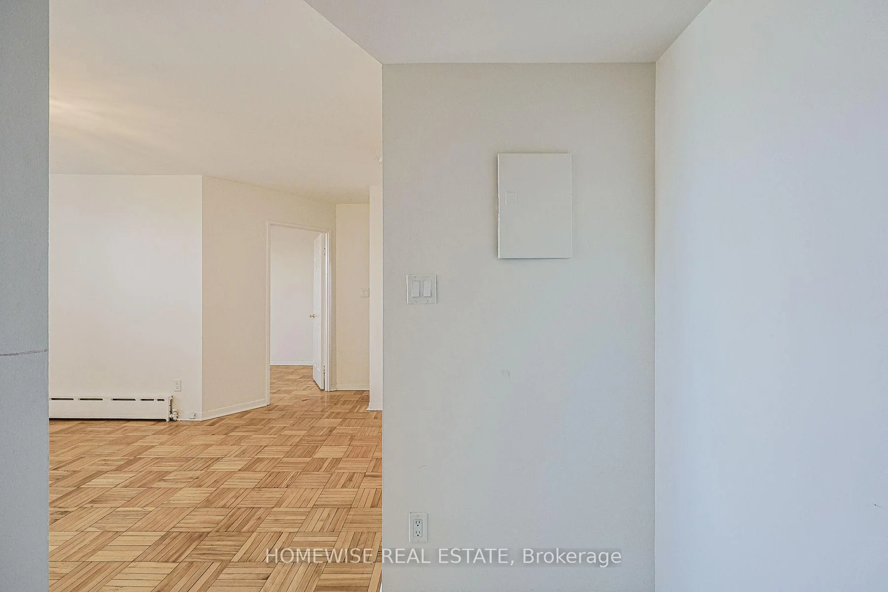 Photo 12 of Unit 414, 485 Kingston Road, Toronto, The Beaches — HOMEH