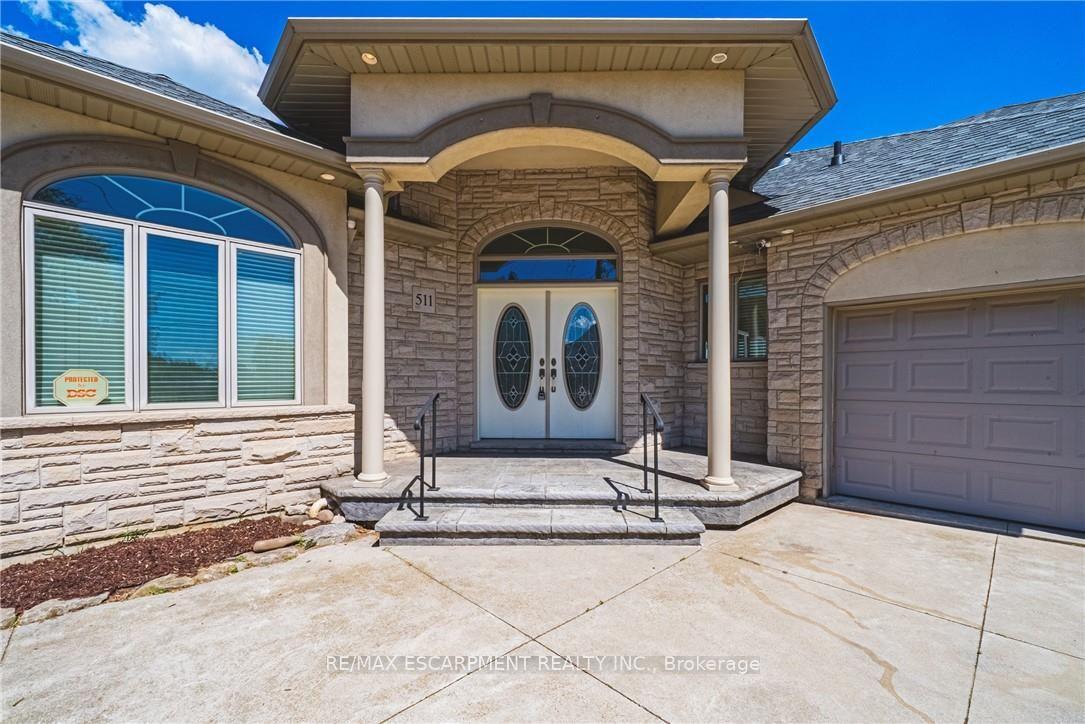 Photo 4 of 511 Glover Road, Hamilton, Stoney Creek — HOMEH