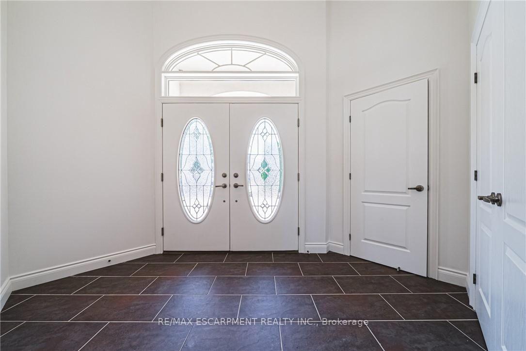Photo 5 of 511 Glover Road, Hamilton, Stoney Creek — HOMEH
