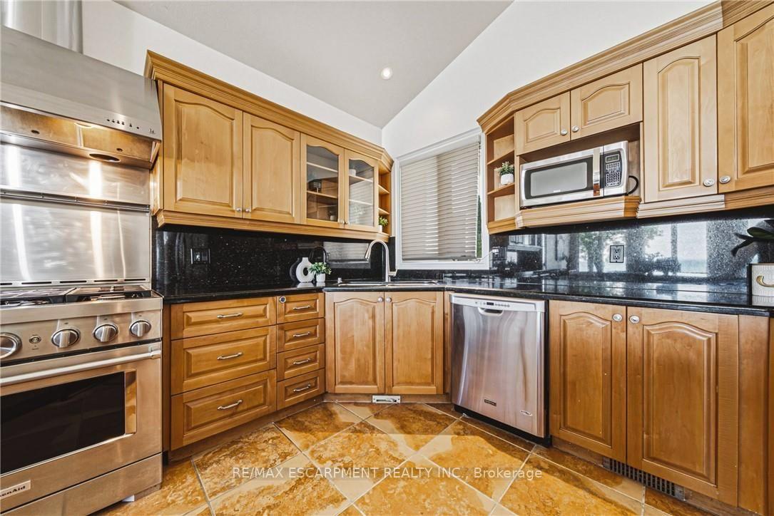 Photo 7 of 511 Glover Road, Hamilton, Stoney Creek — HOMEH