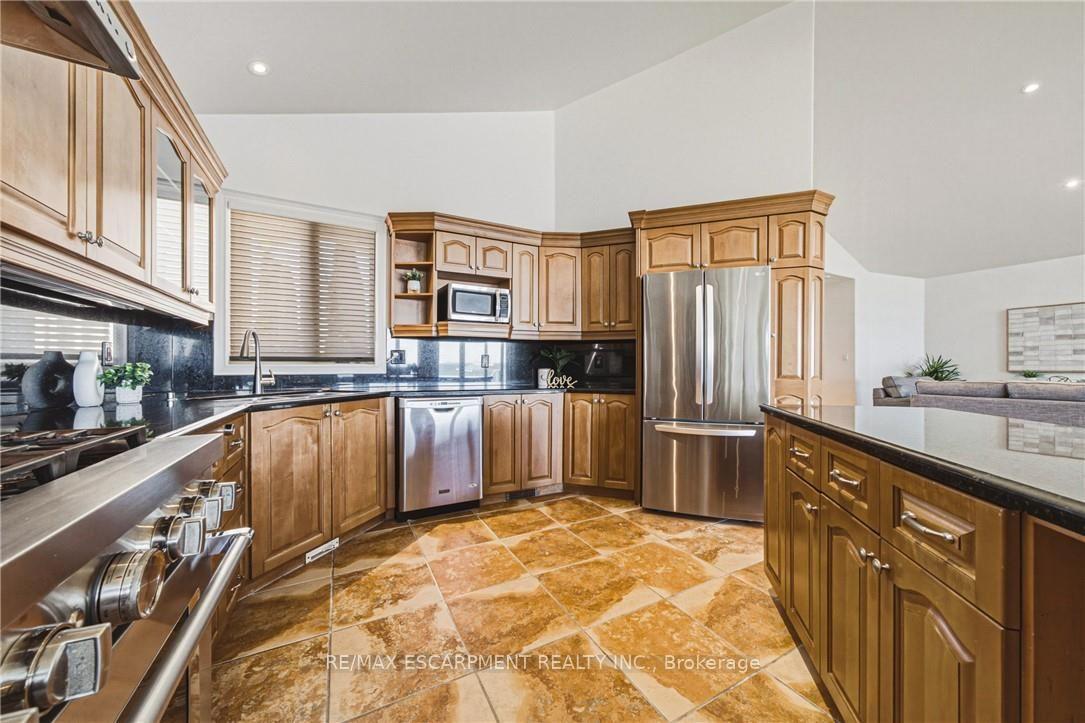 Photo 9 of 511 Glover Road, Hamilton, Stoney Creek — HOMEH